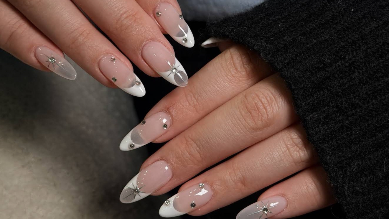 LeLuxe Nail Studio - Nail Salon in Toronto