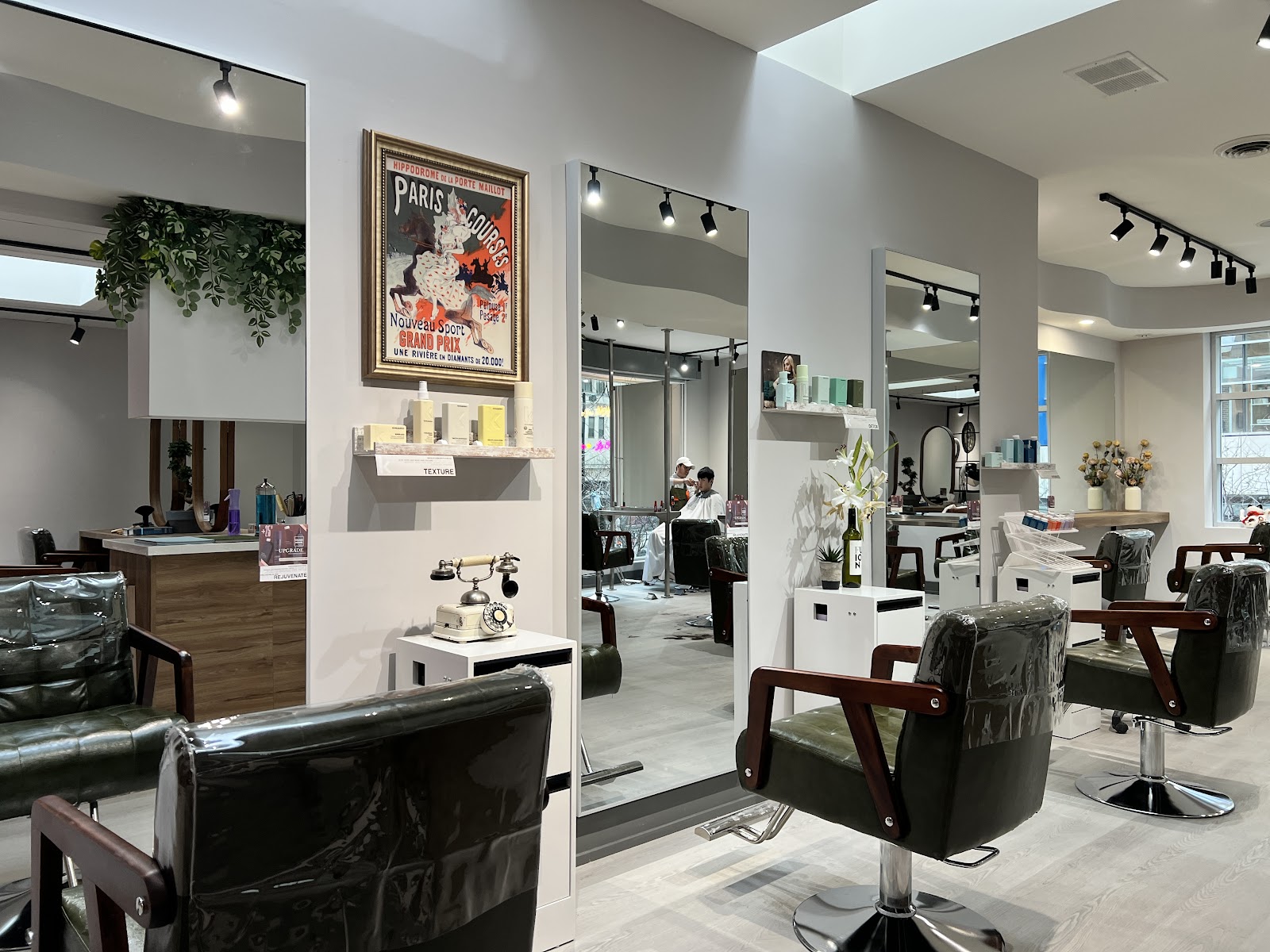 La Fuzion Hair Salon - Hair Salon in Toronto