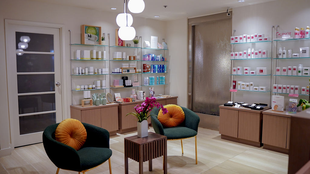 Damara Day Spa - Yorkville - Nail Salon in Toronto