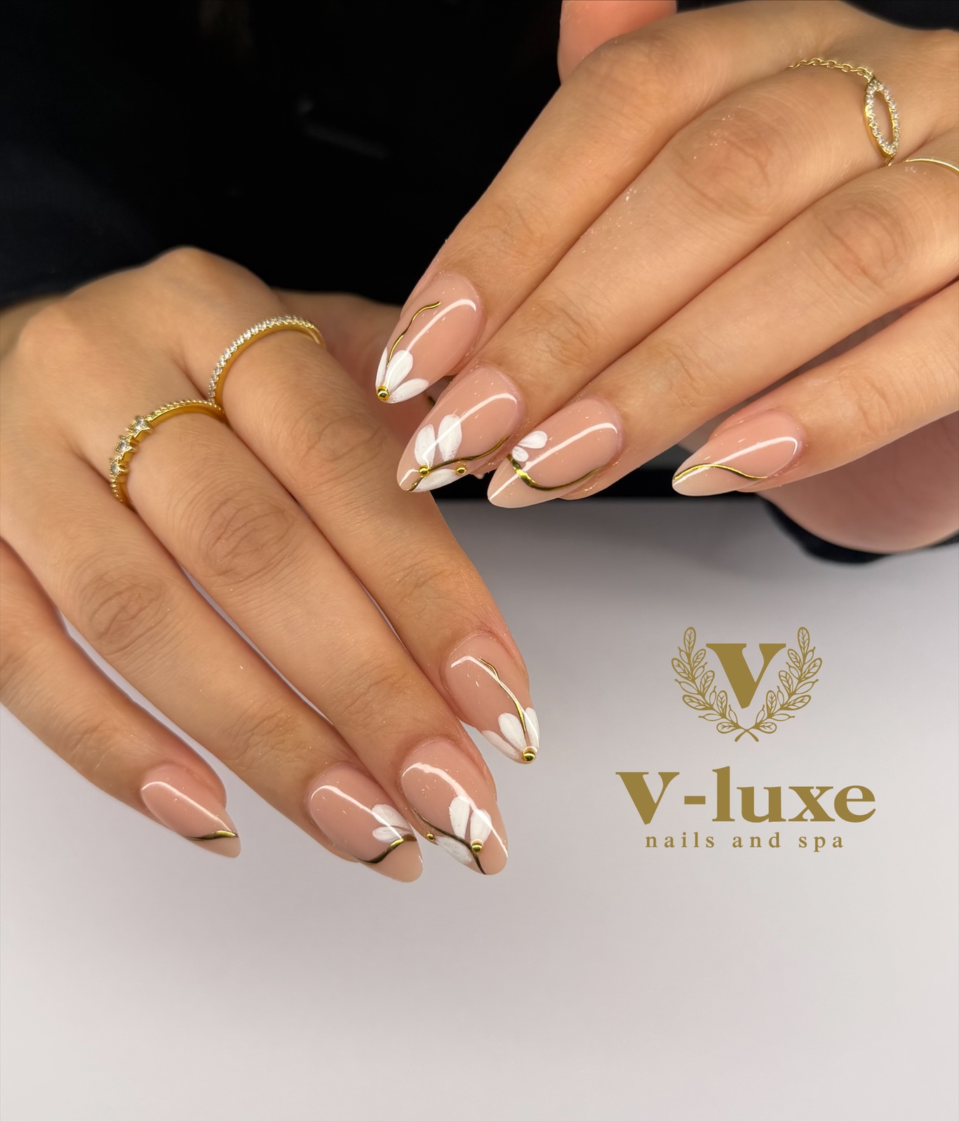 V-luxe Nail And Spa - Nail Salon in Ottawa