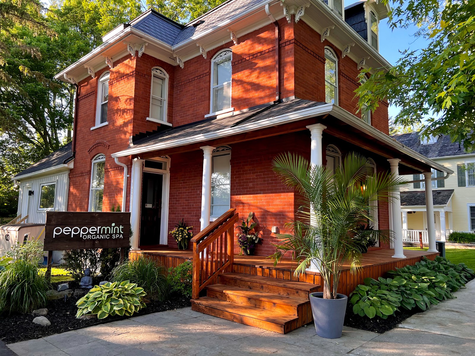Peppermint Organic Spa + Medi Spa - Nail Salon in Manotick