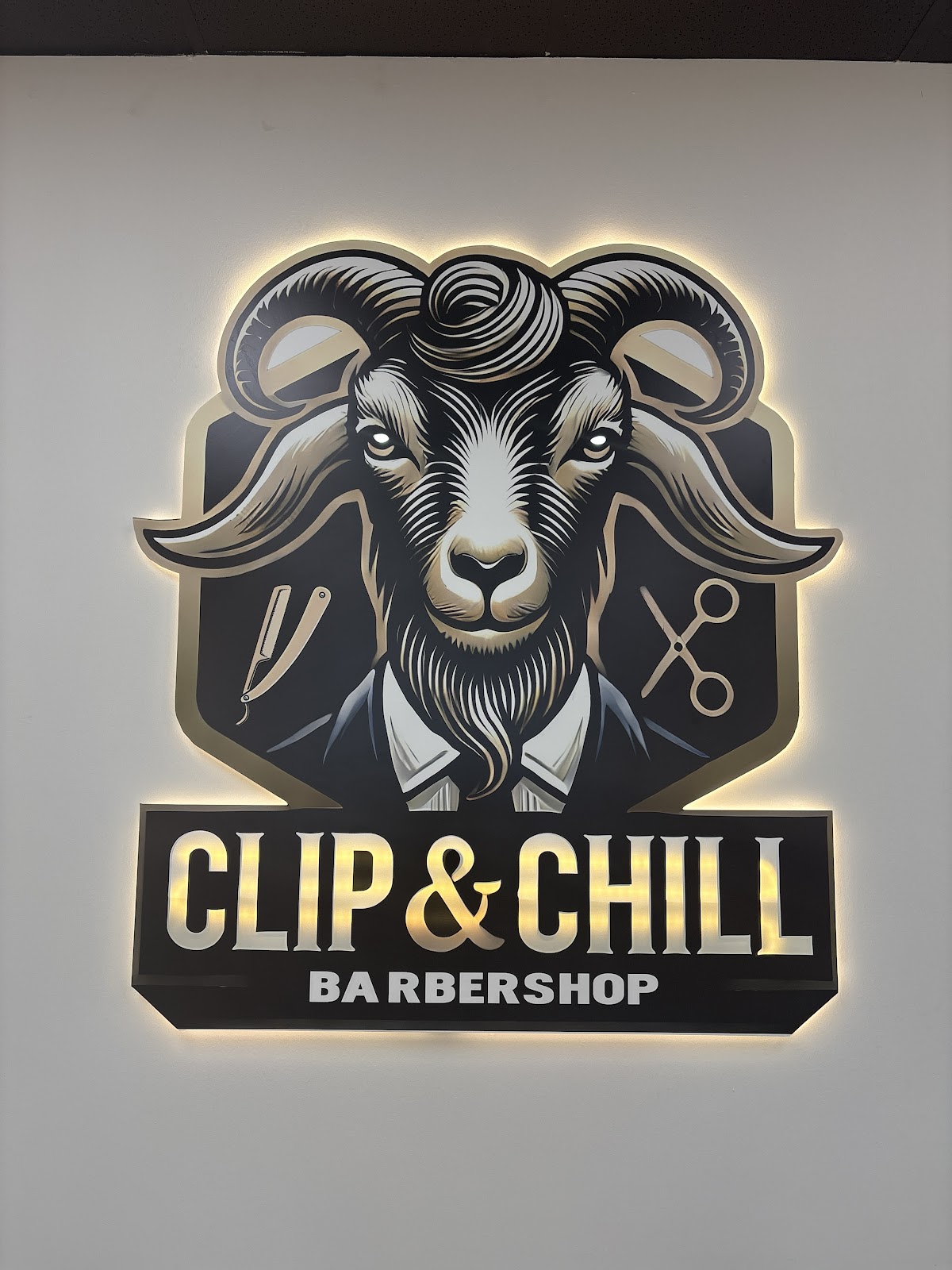 Clip & Chill Barbershop - Barbershop in Mississauga