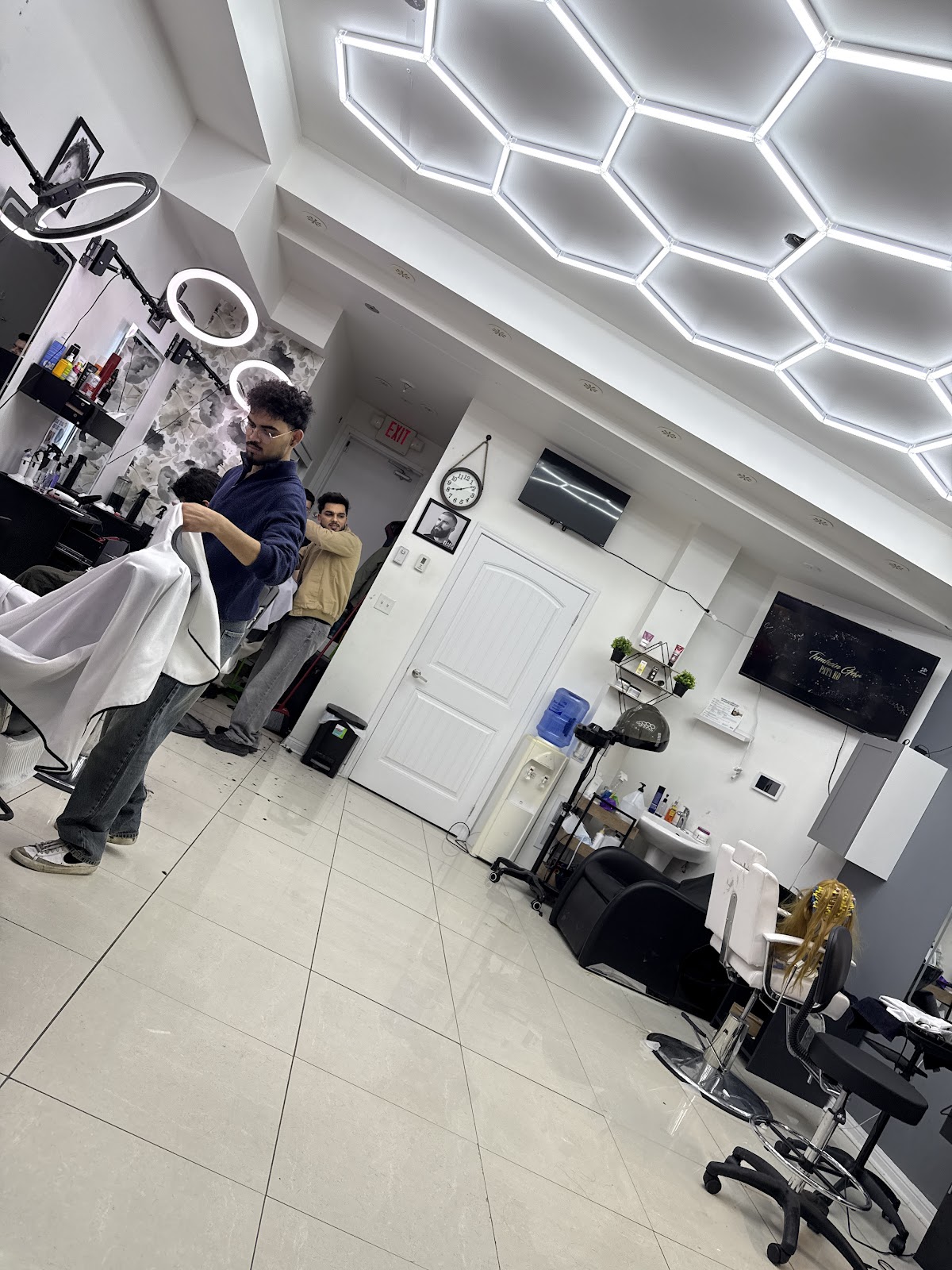 Inca Hair Studio -Unisex salon - Barbershop in Brampton