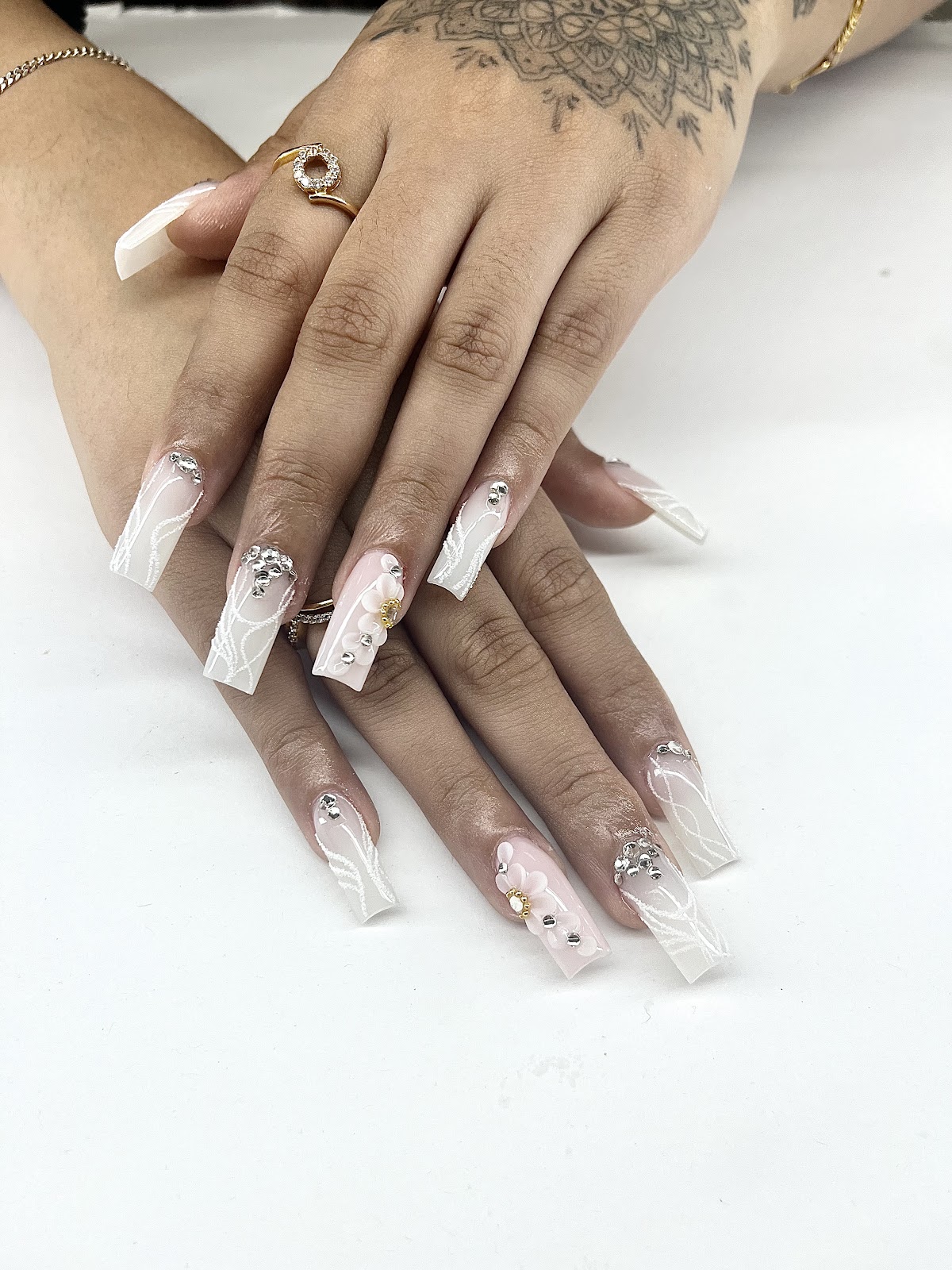 Ryna's Nails Bovaird - Nail Salon in Brampton