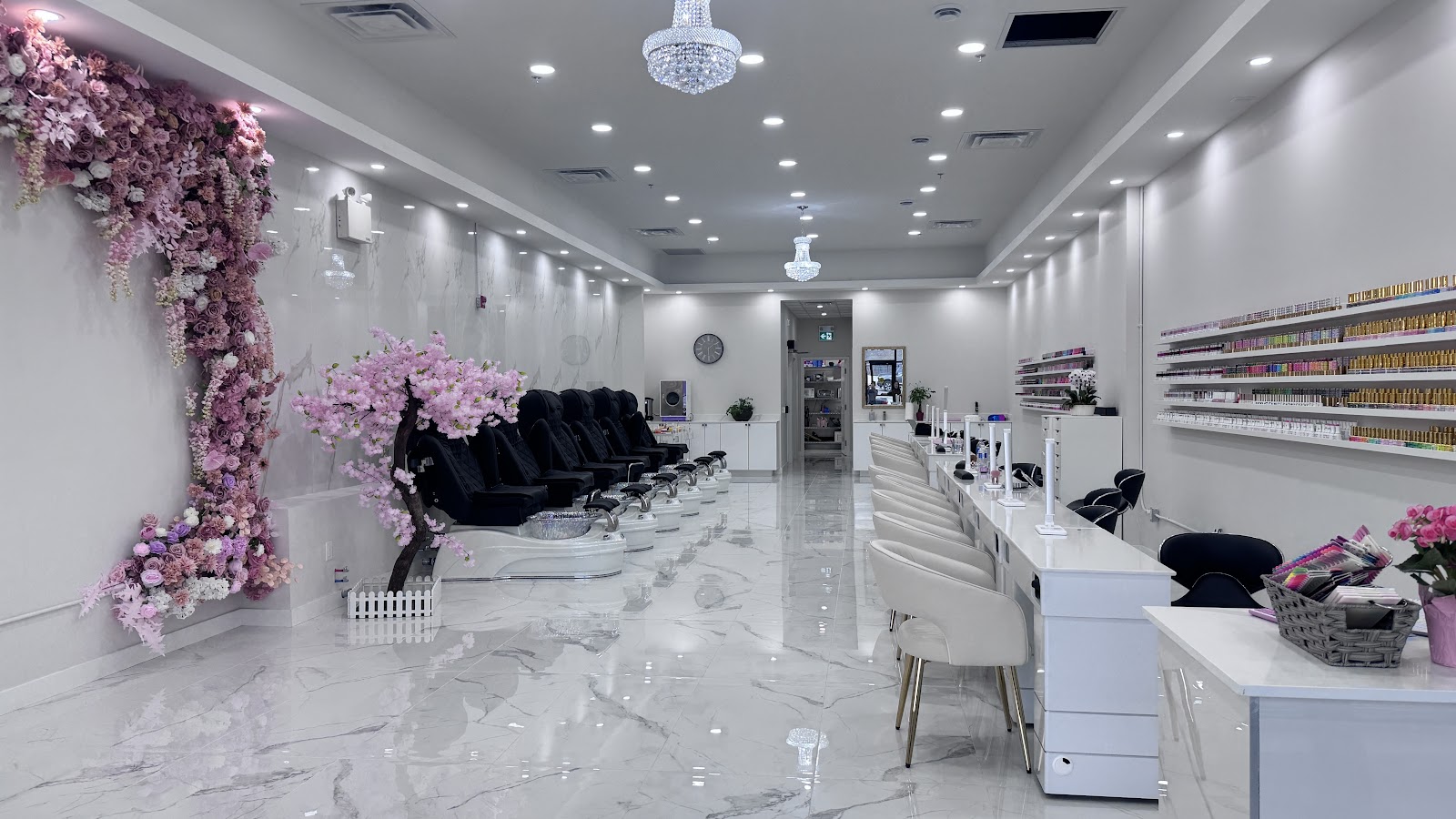 Pedi N Nails London - Nail Salon in London