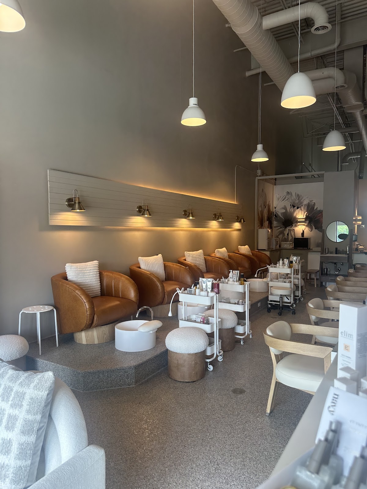 Mon papillon nails and spa - Nail Salon in London