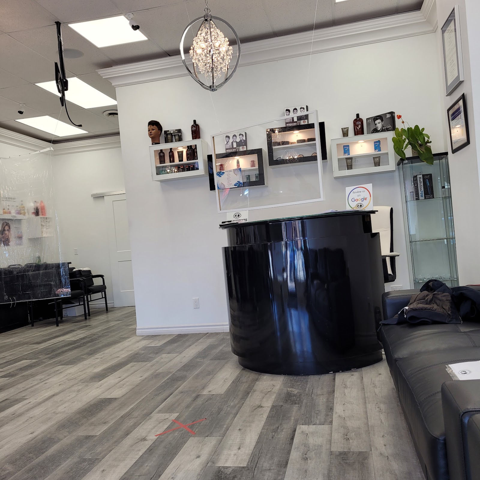 Universal Barber & Beauty - Barbershop in Waterloo