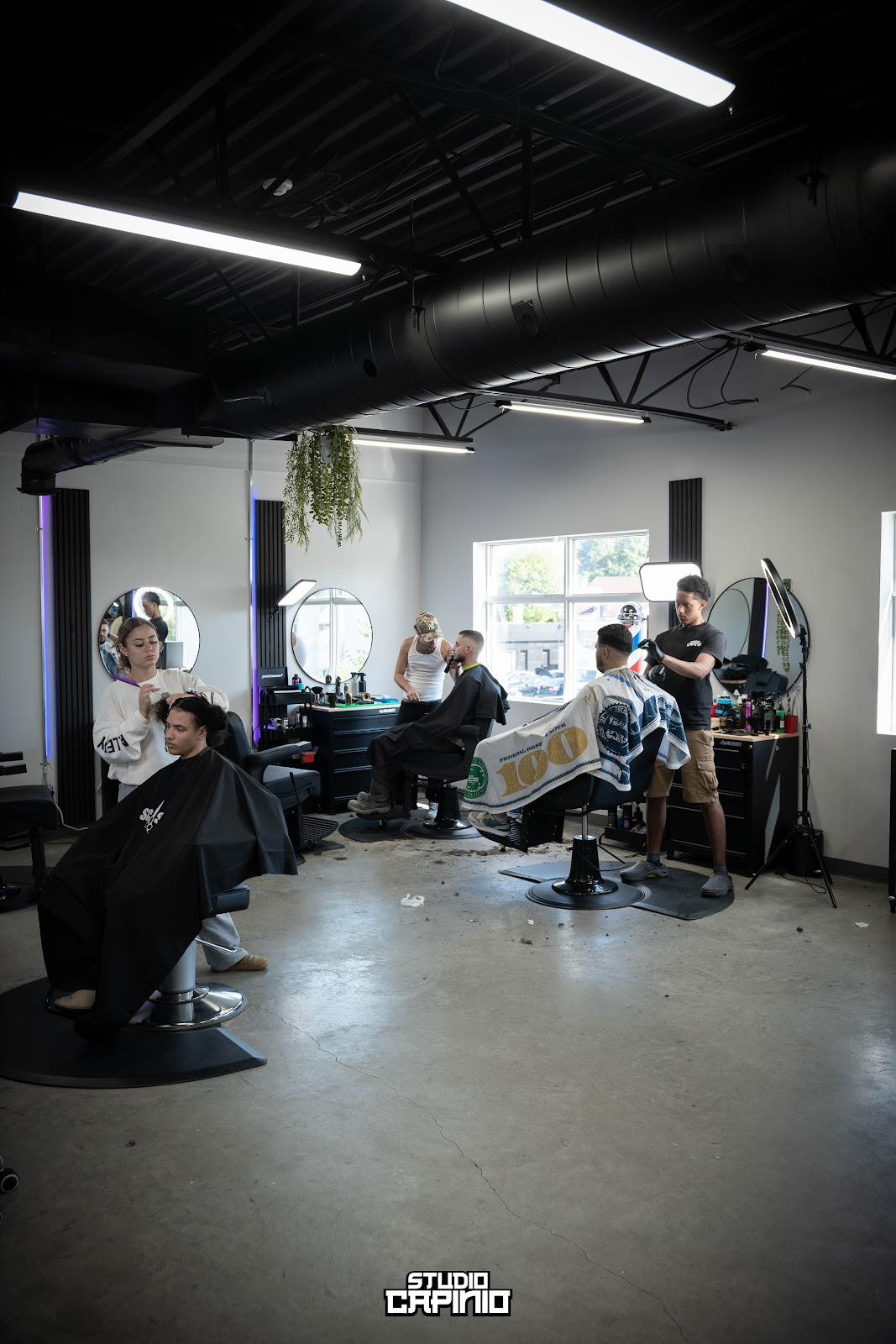 Studio Capinio | Barbier - Tressage - Coiffure - Tatouage - Barbershop in Gatineau