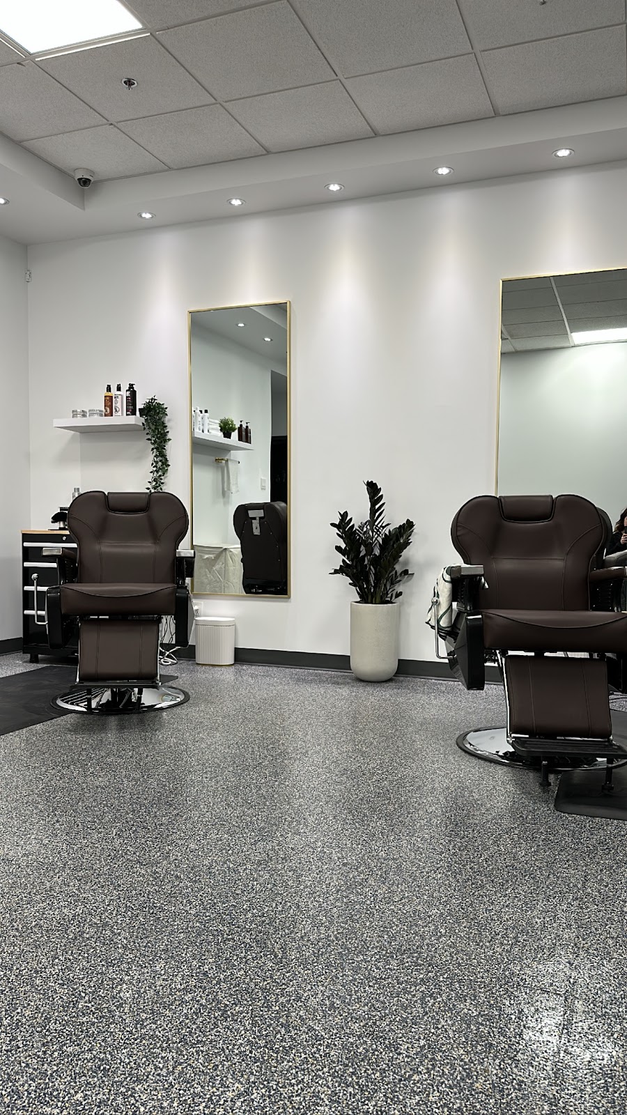 Ambiant Barbershop - Barbershop in Longueuil
