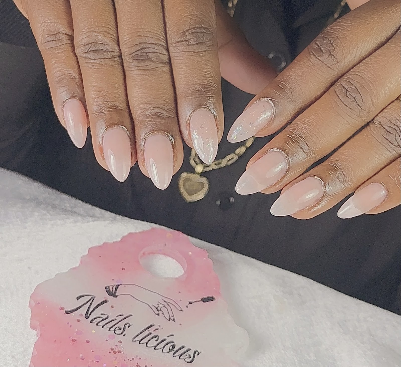 nails.licious - Nail Salon in Longueuil