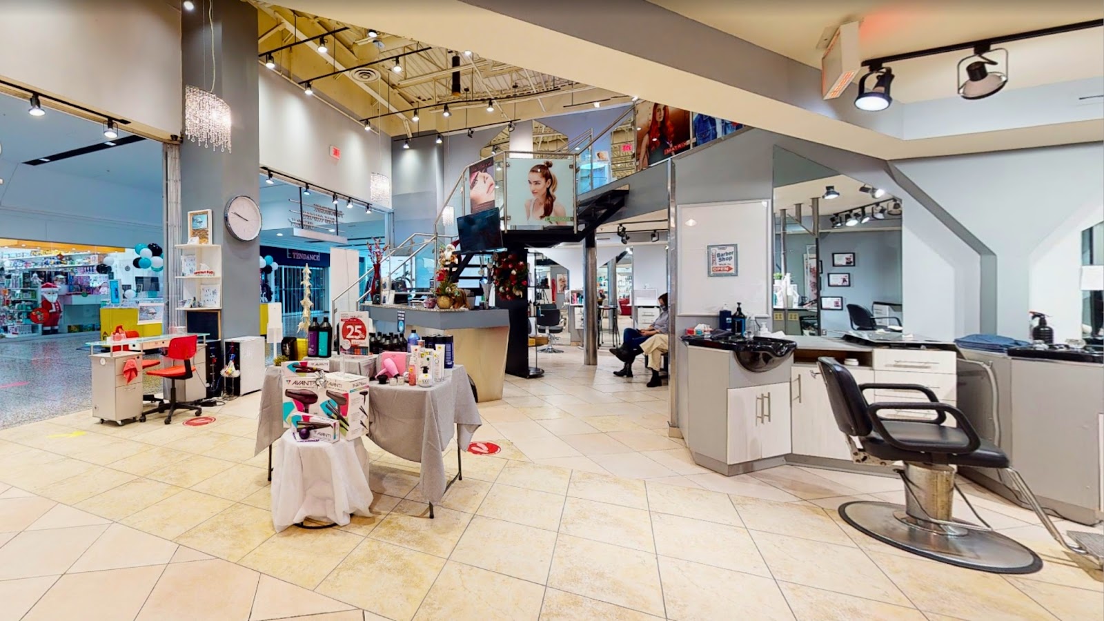 Maison De Beaute St-Laurent - Hair Salon in Longueuil