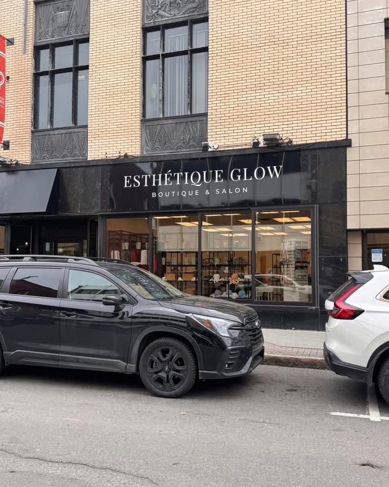 Esthétique Glow - Nail Salon in Chicoutimi
