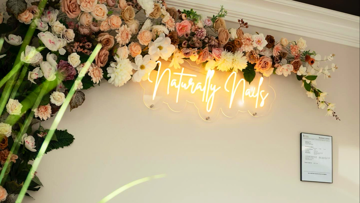 Naturally Nails - Nail Salon in Surrey