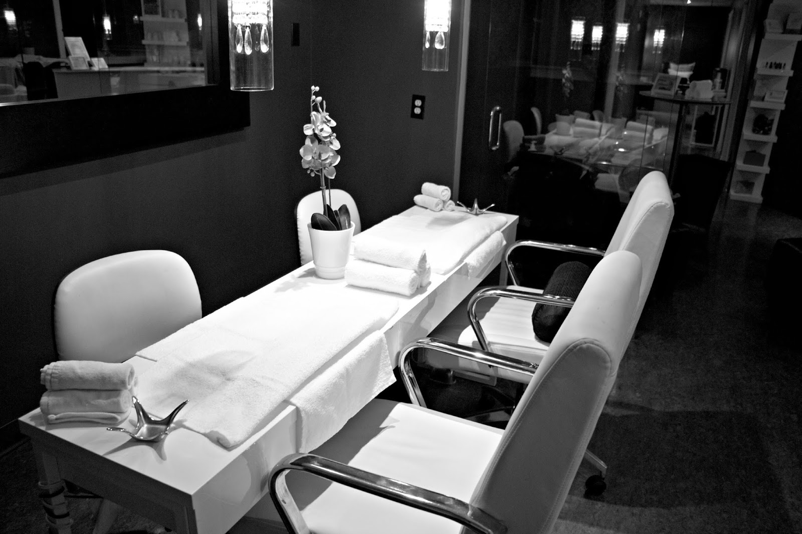 Aura Spa Calgary - Nail Salon in Calgary