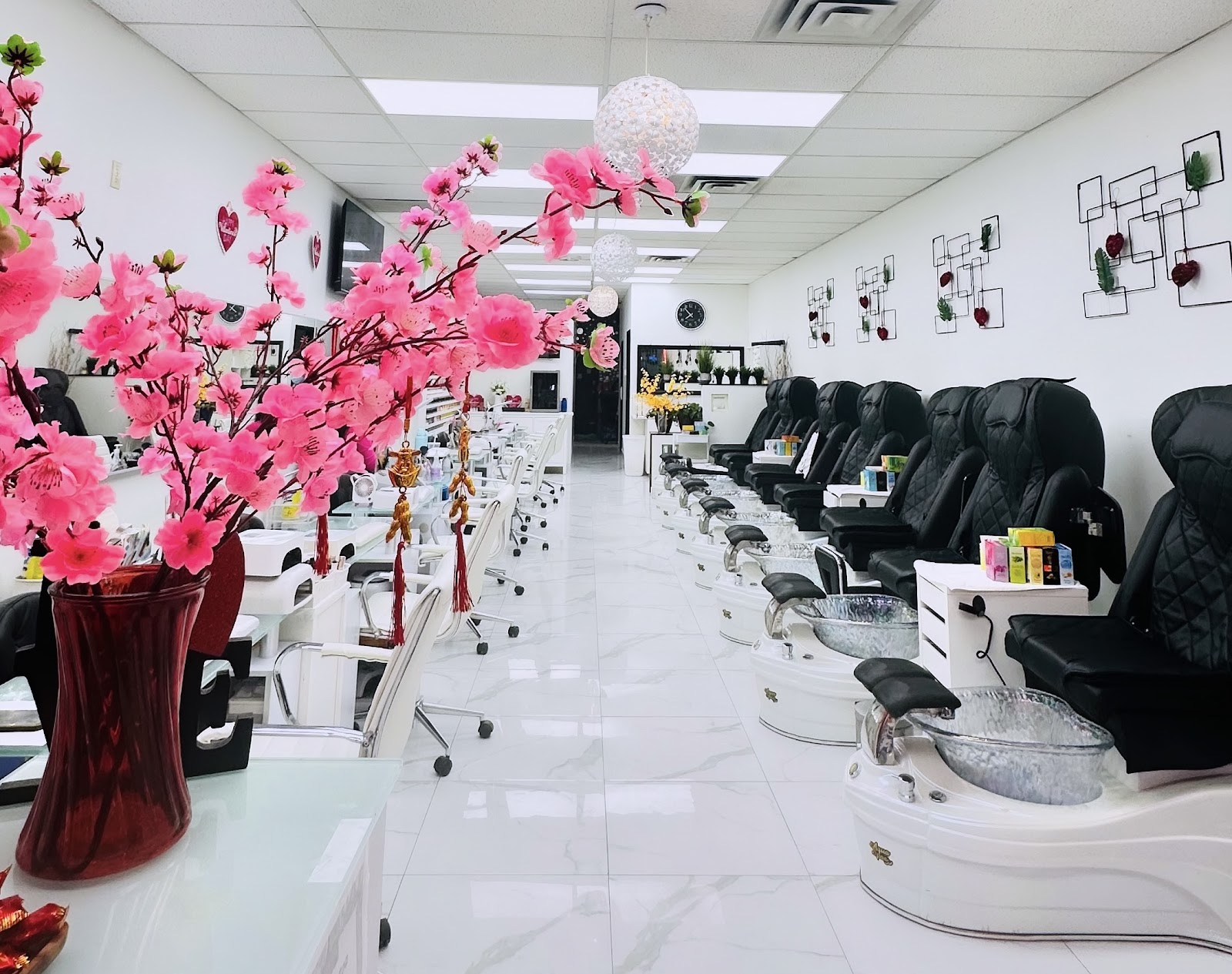 Luvie Nails & Spa - Nail Salon in Edmonton