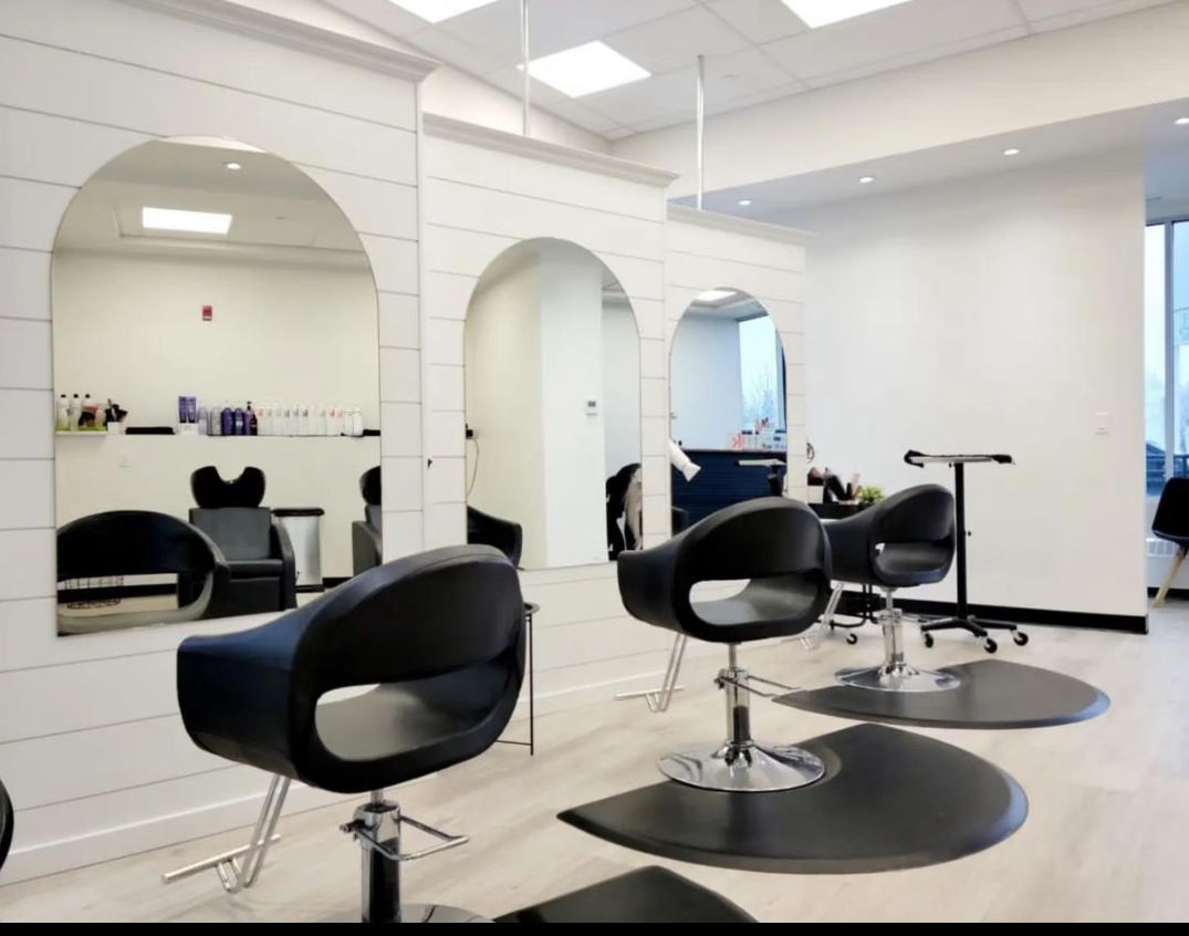 Blondie And Ginger Collective - Hair Salon in Red Deer