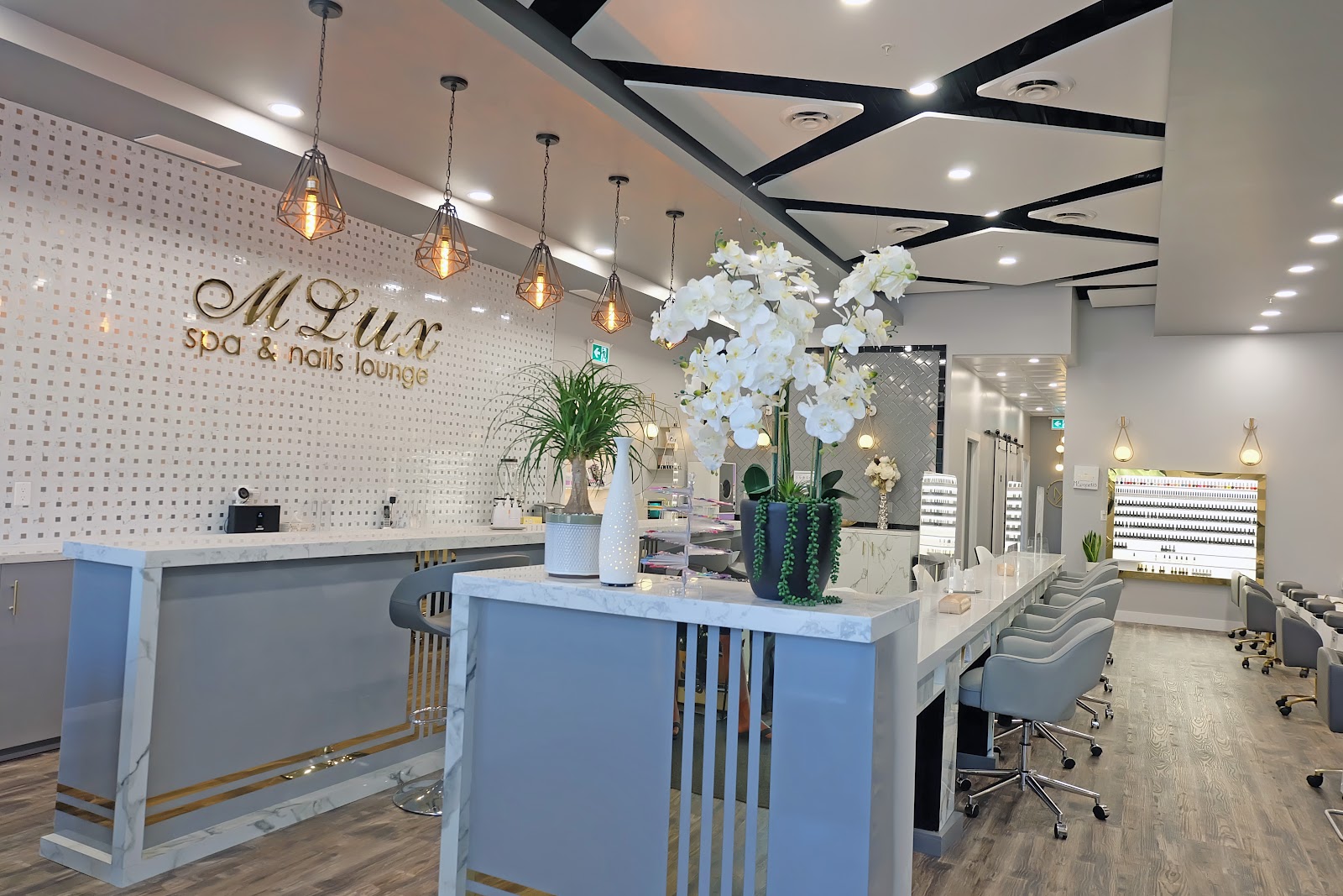 MLux Spa & Nails Lounge Red Deer - Nail Salon in Red Deer