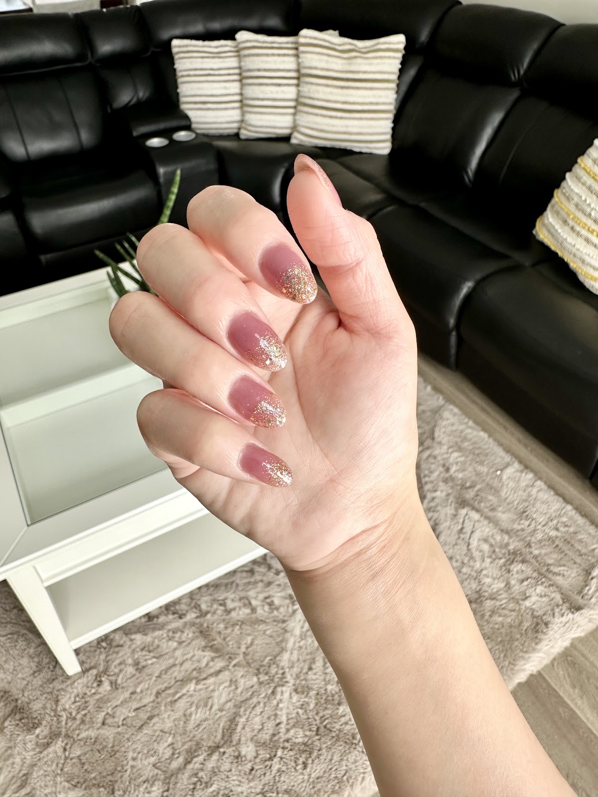 Vanese Nail Salon - Nail Salon in Red Deer
