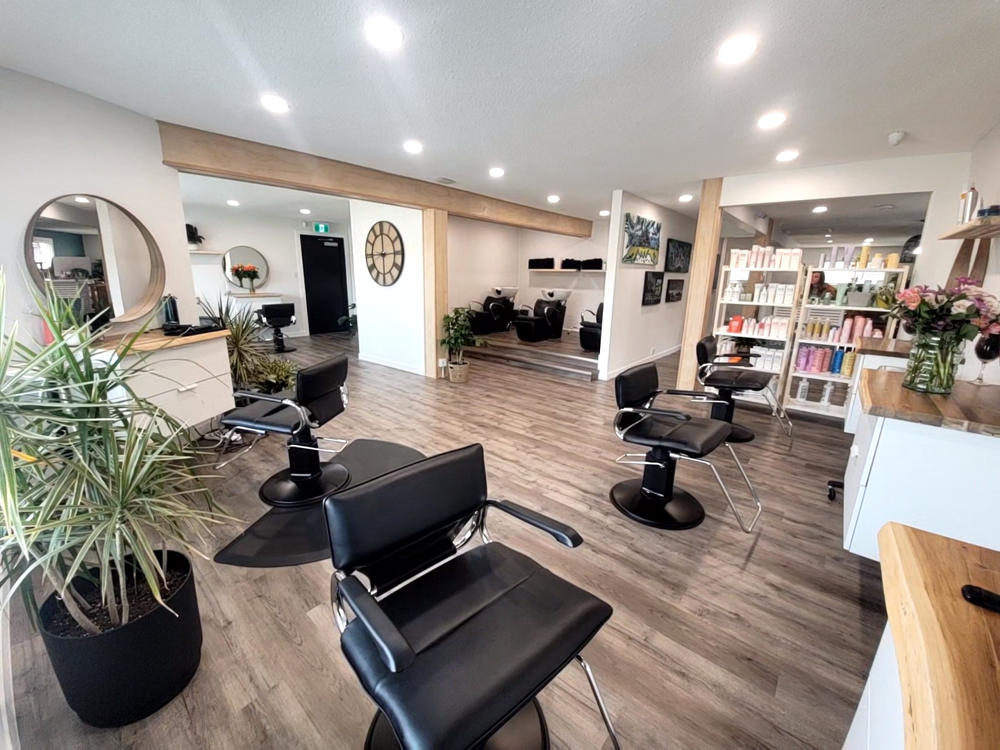 Daydreamers House of Beauty - Hair Salon in Red Deer