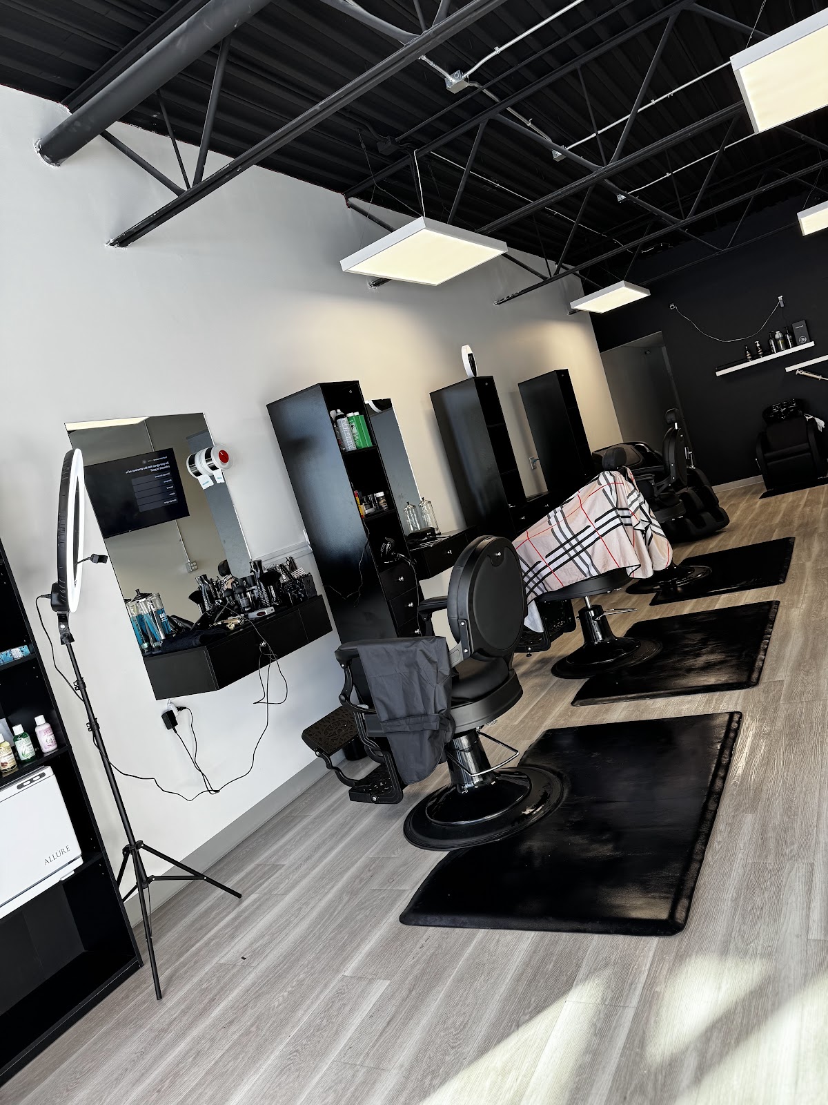 Blazzin Fades Barber Shop - Barbershop in Lethbridge