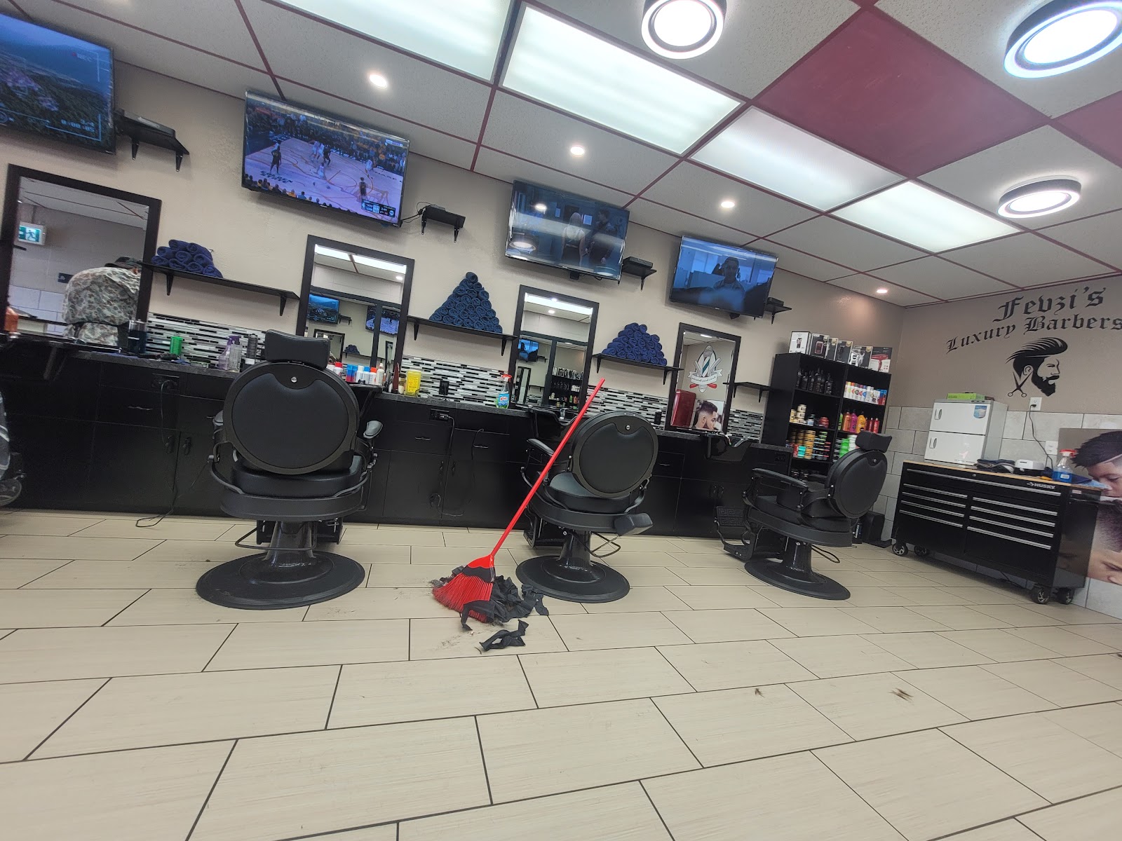 FEVZI LUXURY BARBER SHOP - Barbershop in Lethbridge