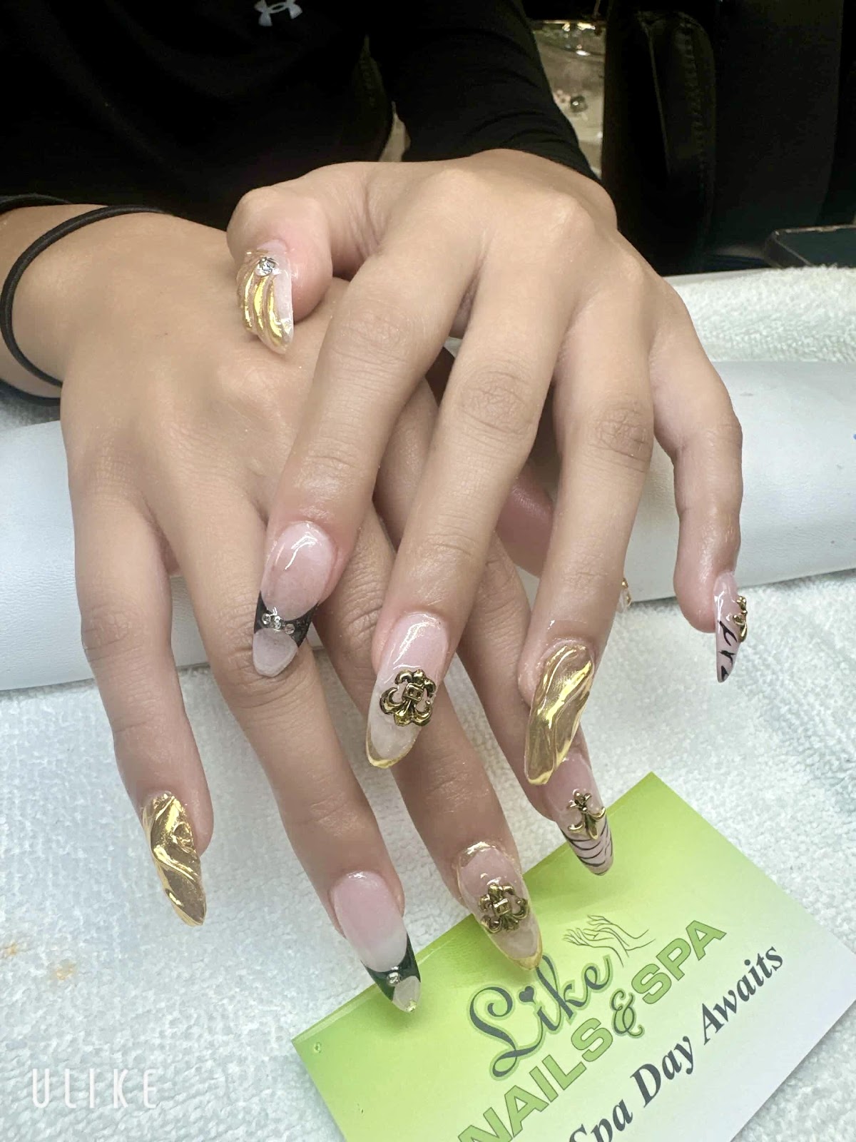 Like Nails & Spa - Nail Salon in Lethbridge