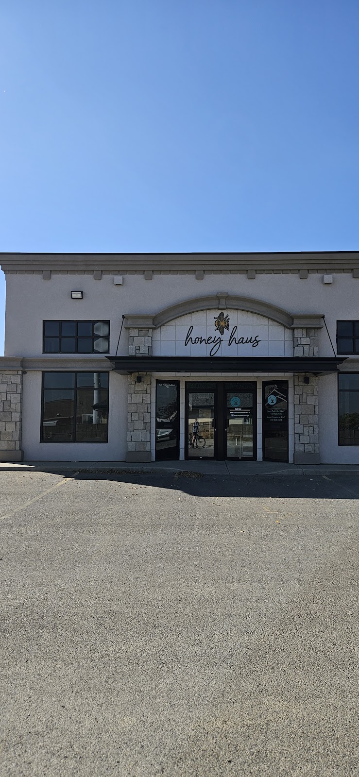 Honey Haus - Nail Salon in Lethbridge