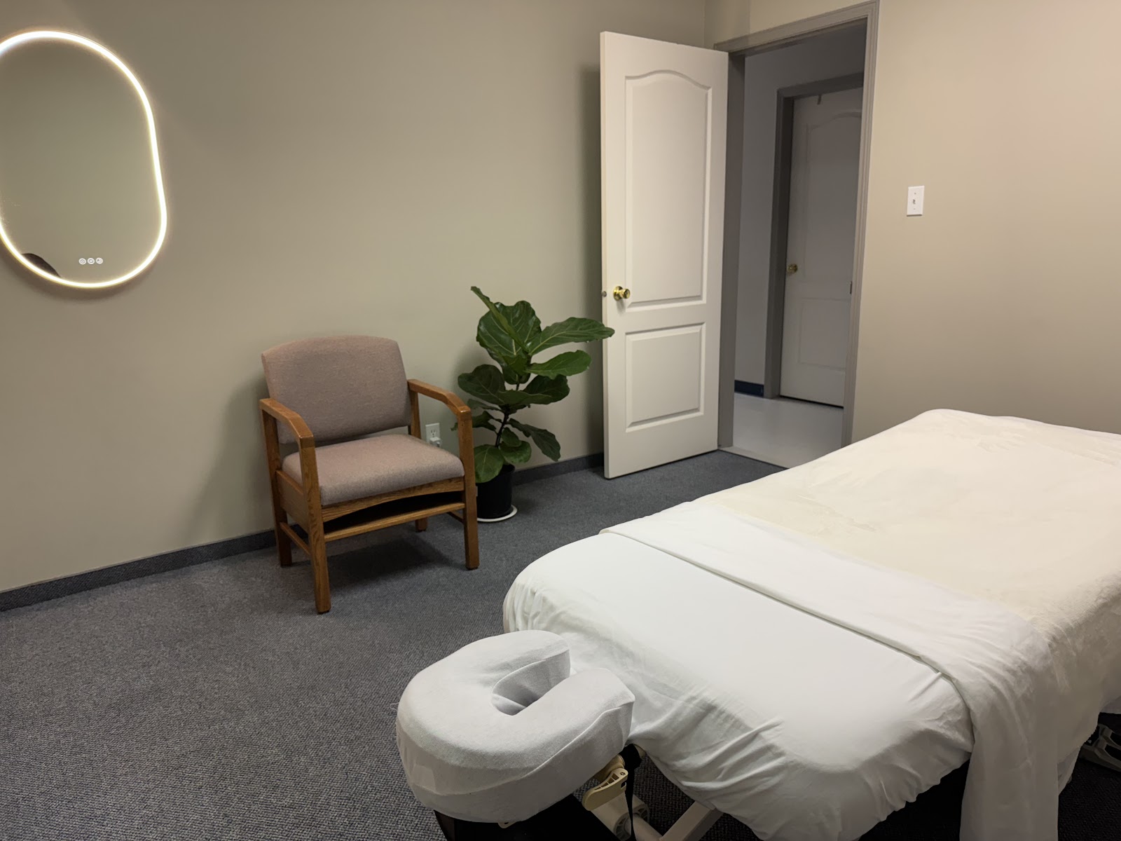 Ahave Massage Spa Lethbridge - Beauty Spa in Lethbridge