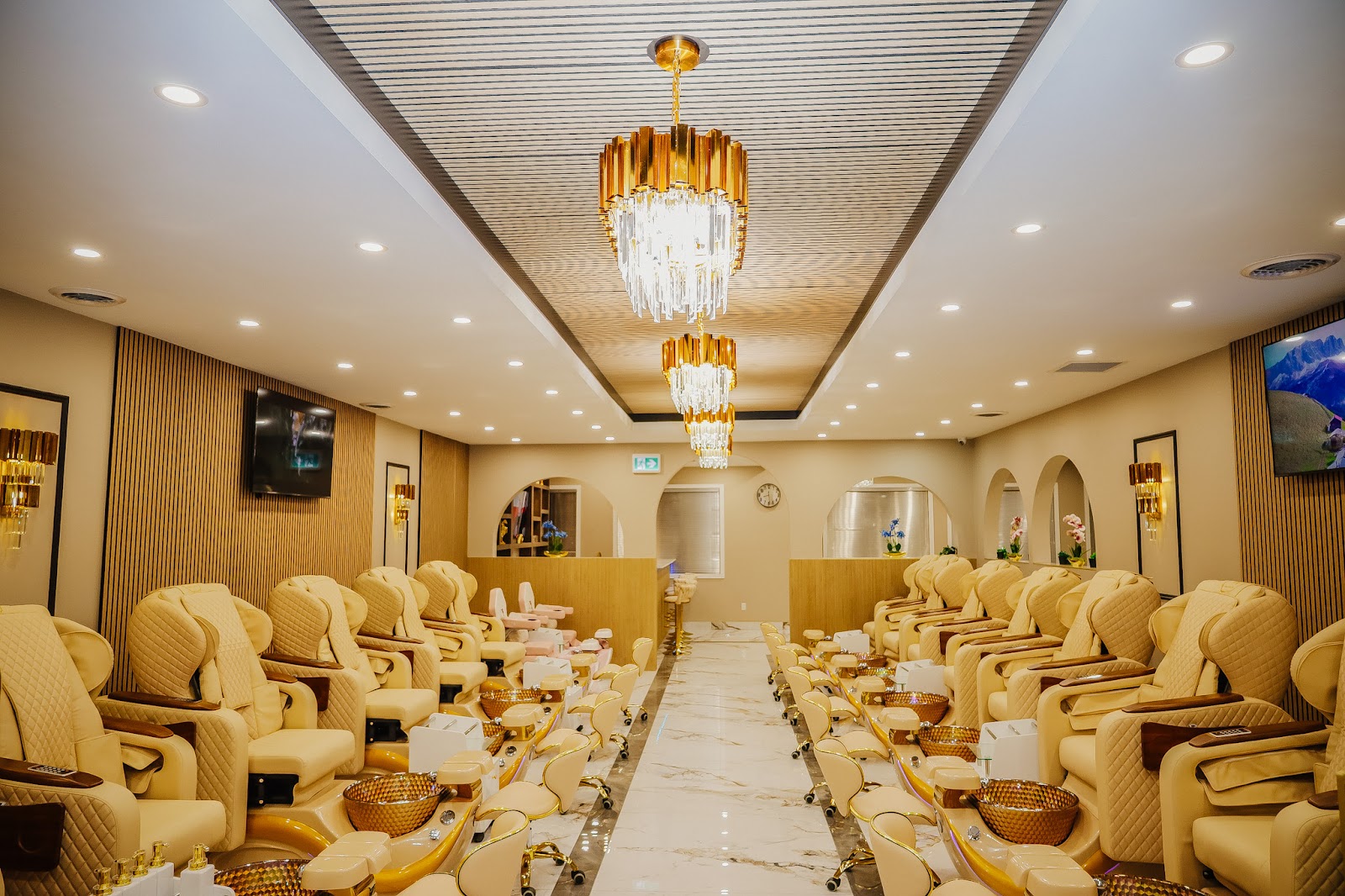 TN Nails & Spa Royal Oaks - Nail Salon in Grande Prairie