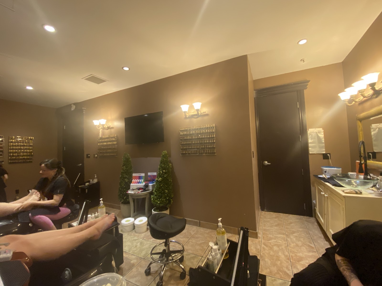 Vine Luxury Spa - Hair Salon in Grande Prairie