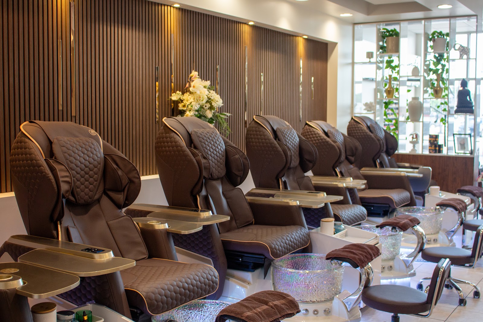 Nail House | Portage Ave - Nail Salon in Winnipeg
