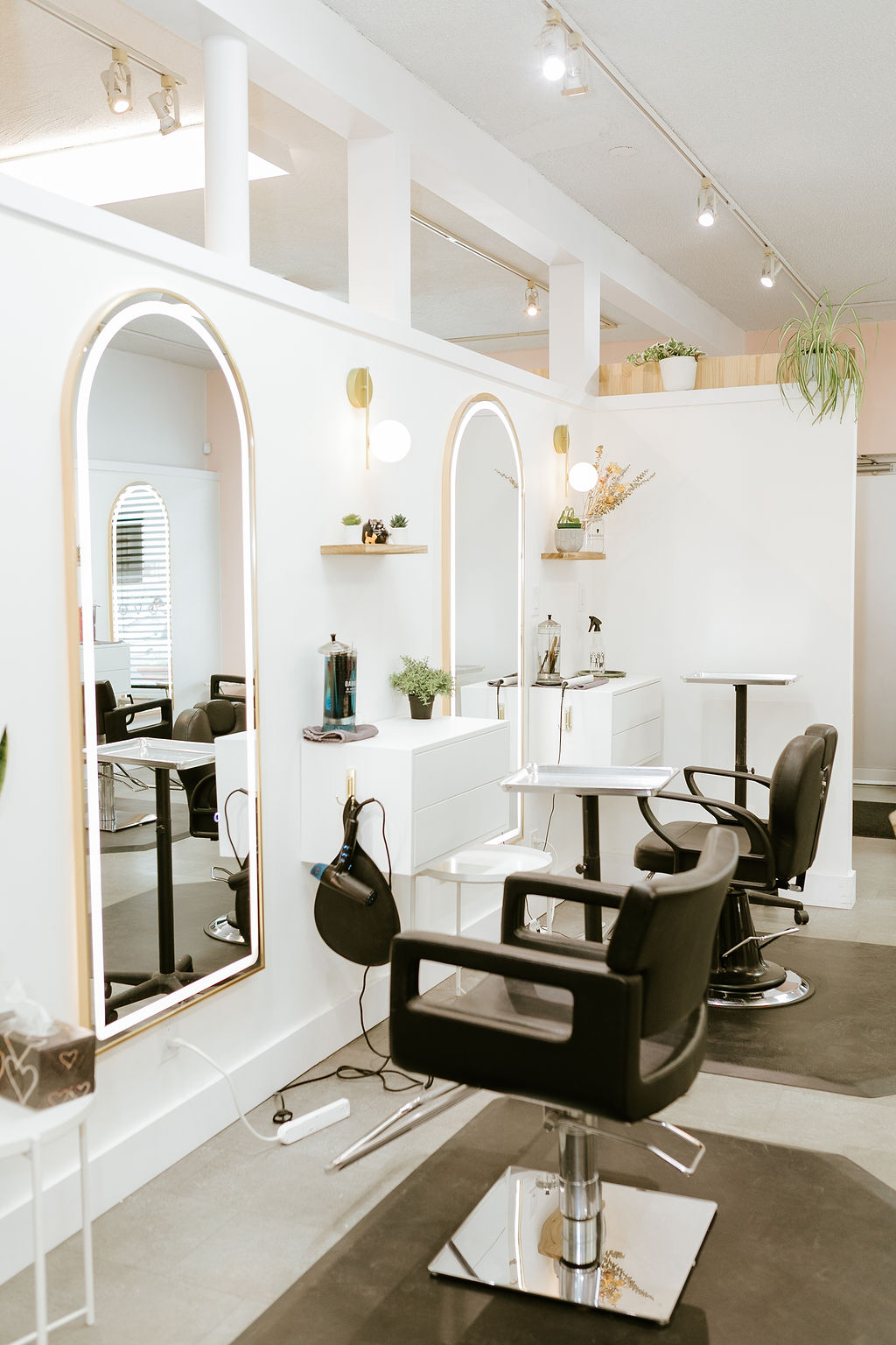 Élan Hair Studio - Beauty Spa in Winnipeg
