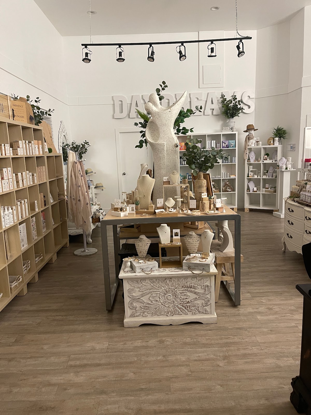 Daydreams Esthetics Spa & Academy - Beauty Spa in Brandon