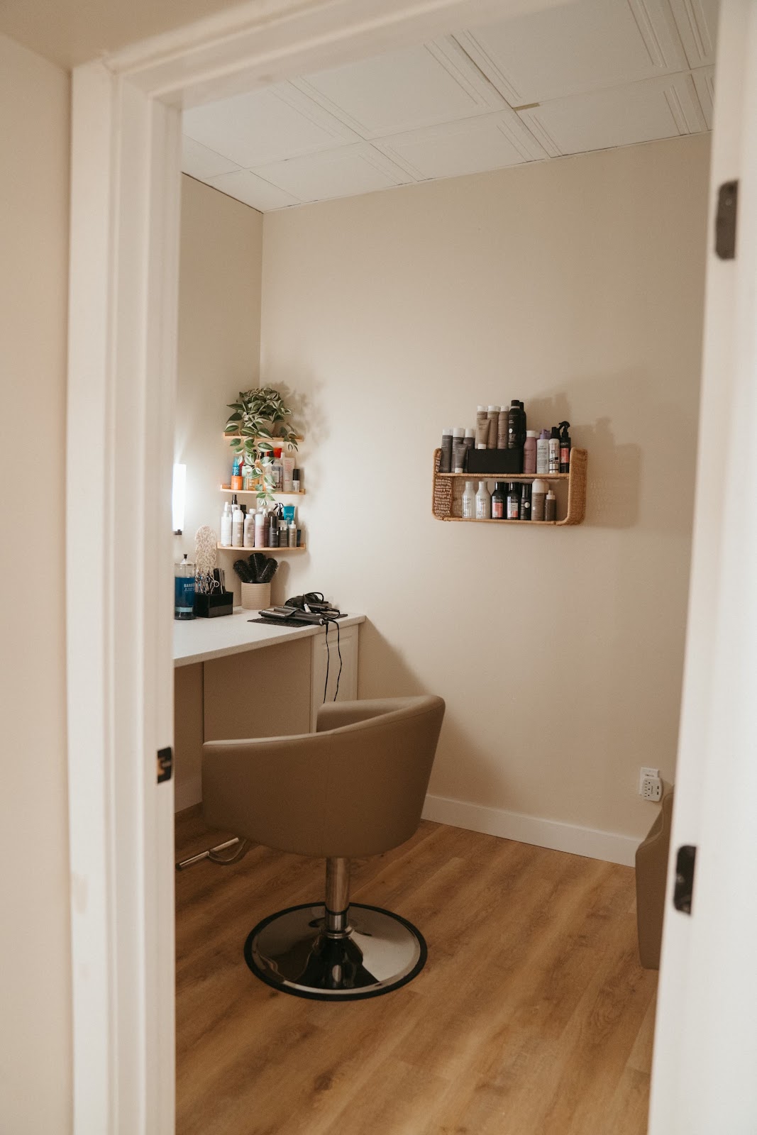 The Colour Bar & Headspa by Lil - Hair Salon in Brandon