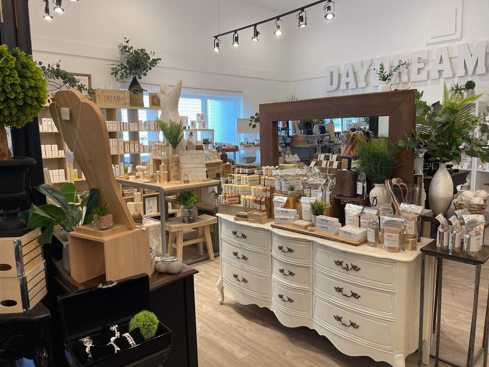 Daydreams Beauty Boutique - Beauty Spa in Brandon