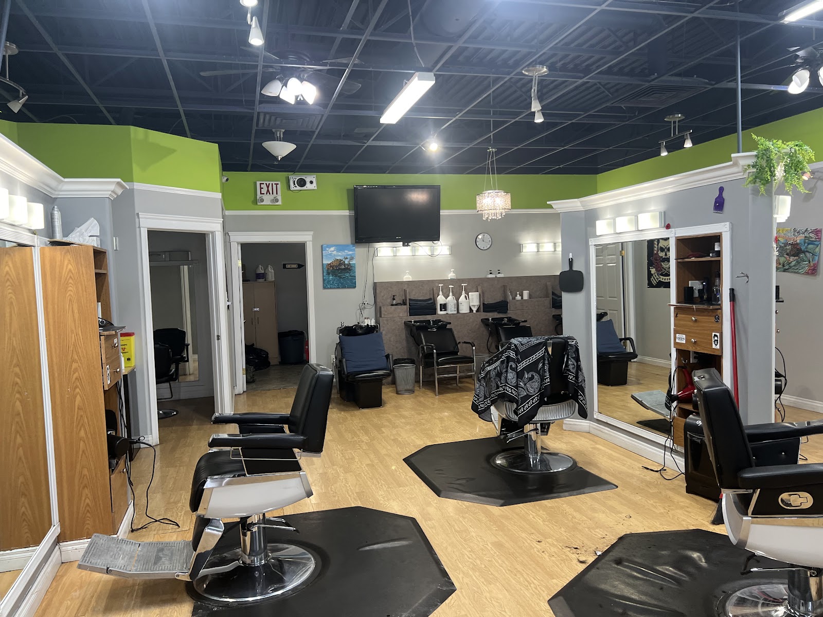 Hollywood Barbershop - Barbershop in Saskatoon