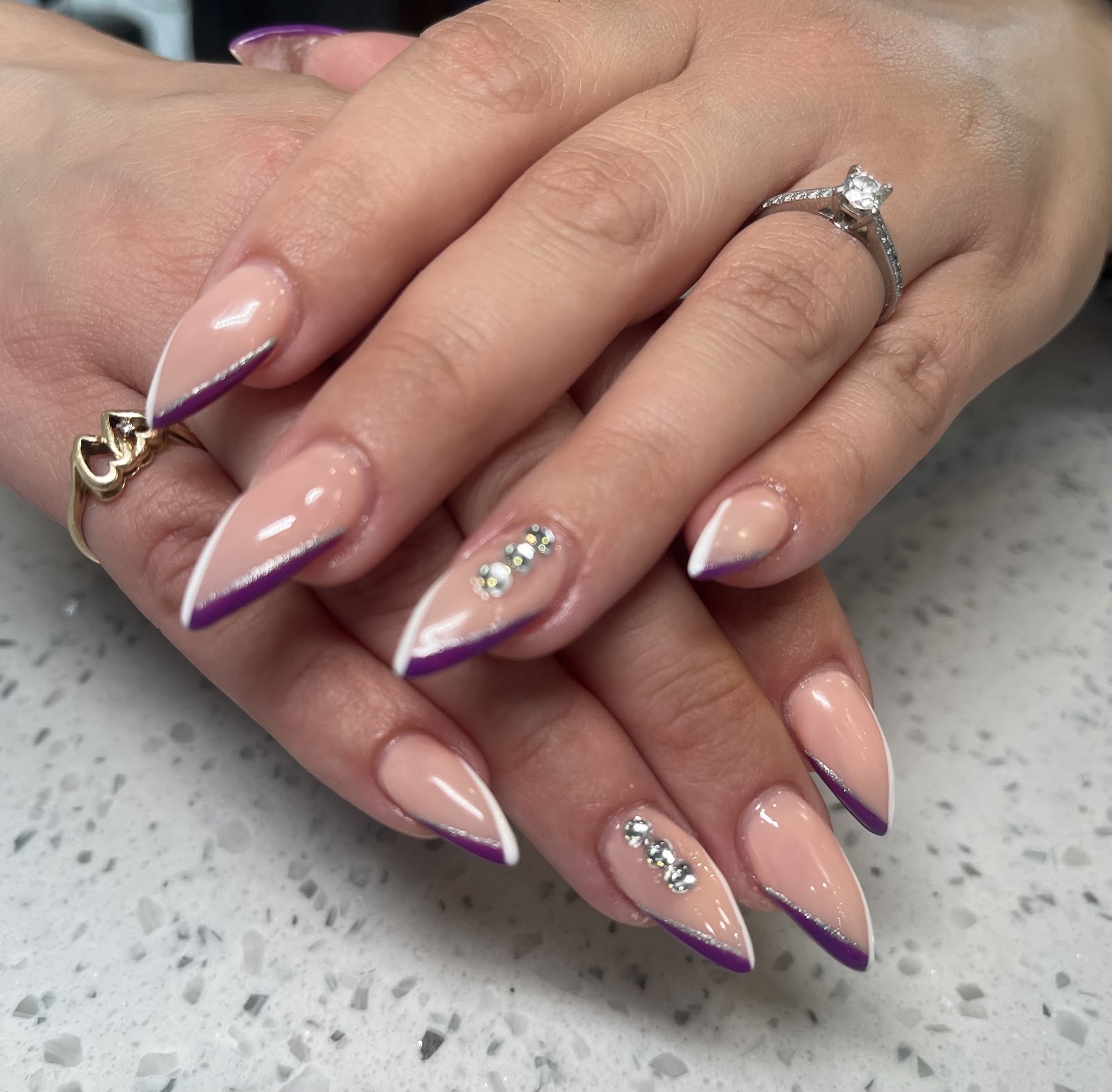 Friendly Nail and Spa - Nail Salon in Saskatoon