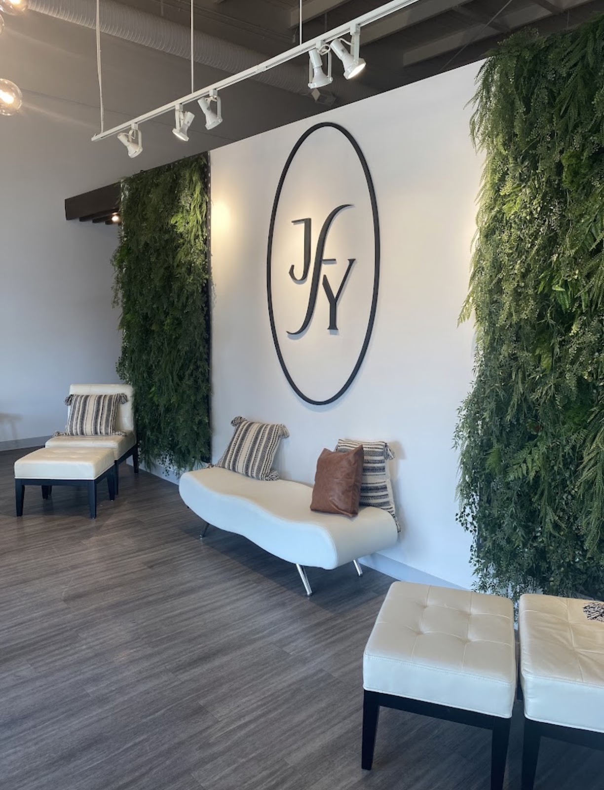 Just For You Day Spa / REGINA - Beauty Spa in Regina