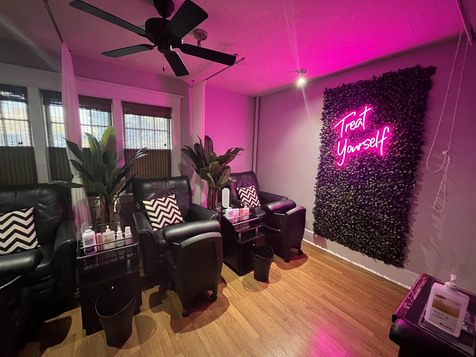 En Vogue Day Spa & Gift Studio - Beauty Spa in Regina