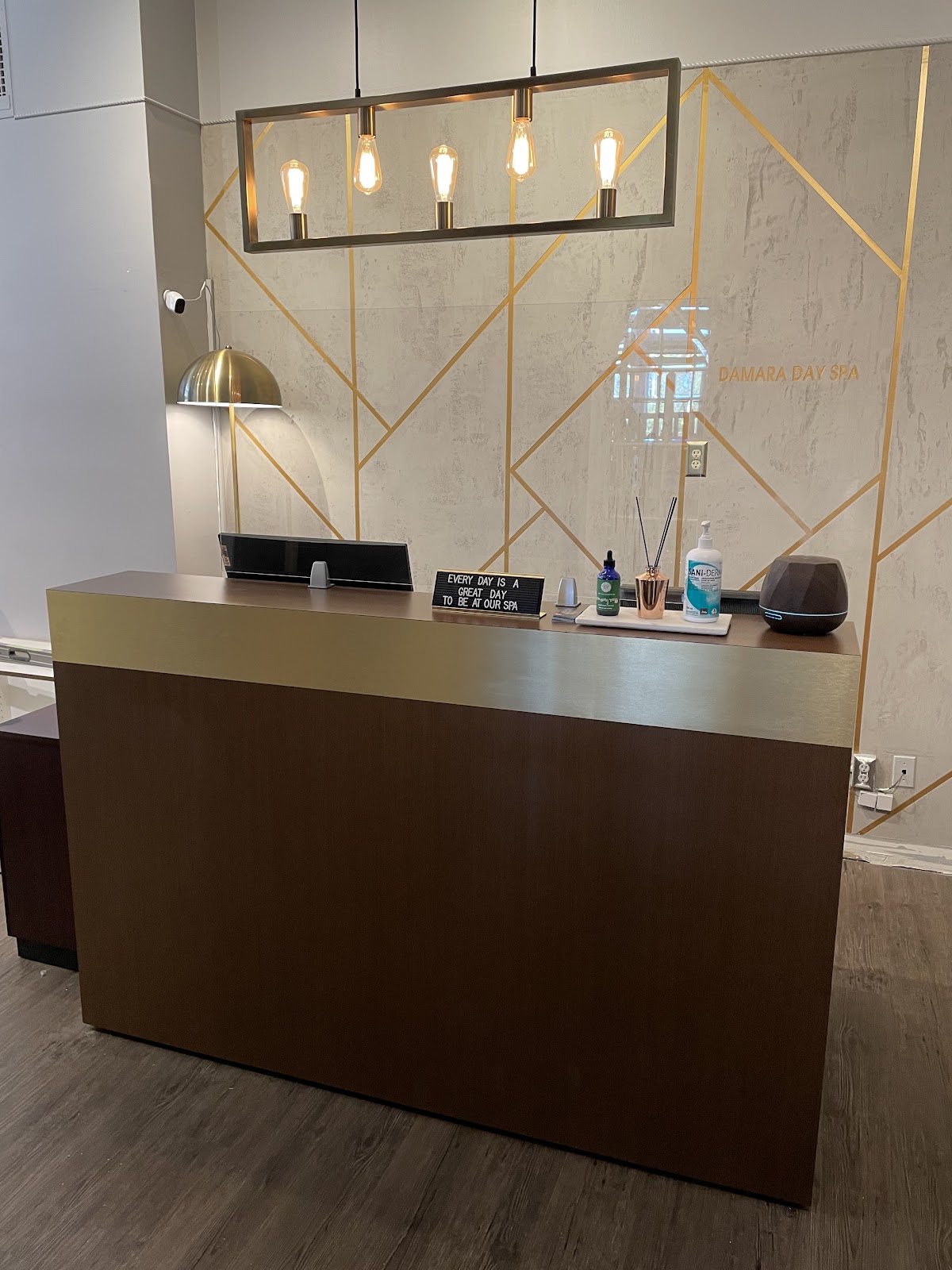 Damara Day Spa, Hotel Saskatchewan - Beauty Spa in Regina