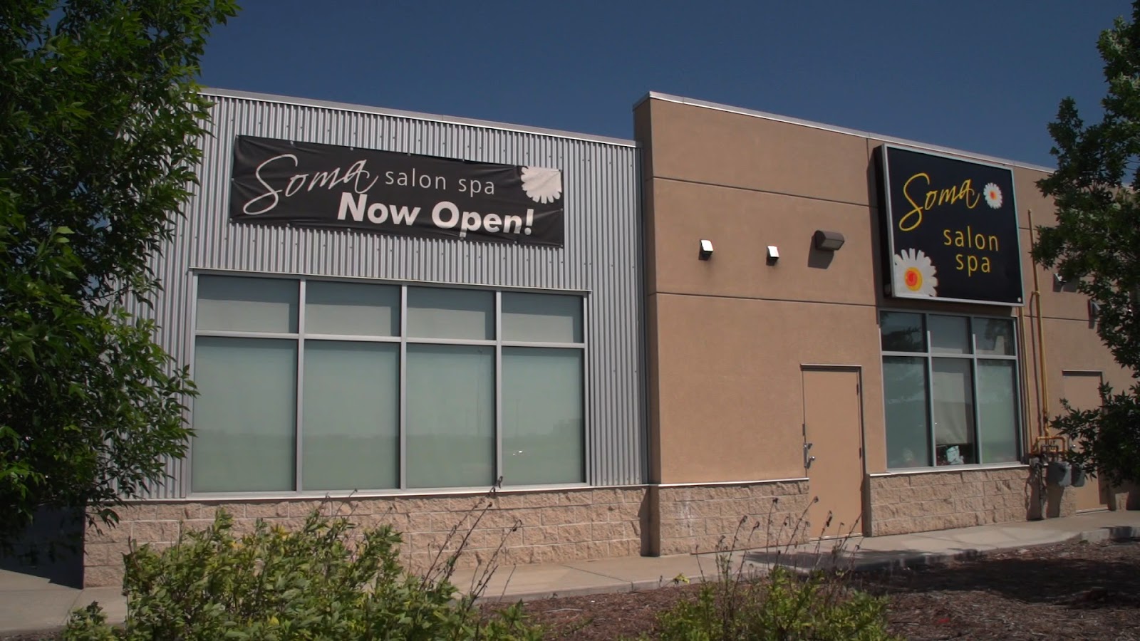 Soma Salon & Spa - Nail Salon in Regina
