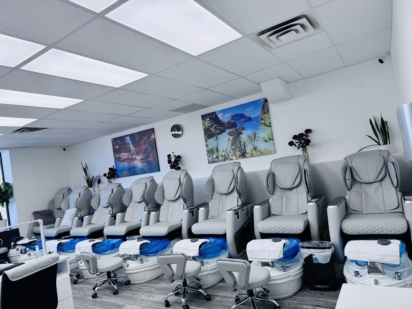 GLADIOLUS NAILS & SPA - Nail Salon in Prince Albert
