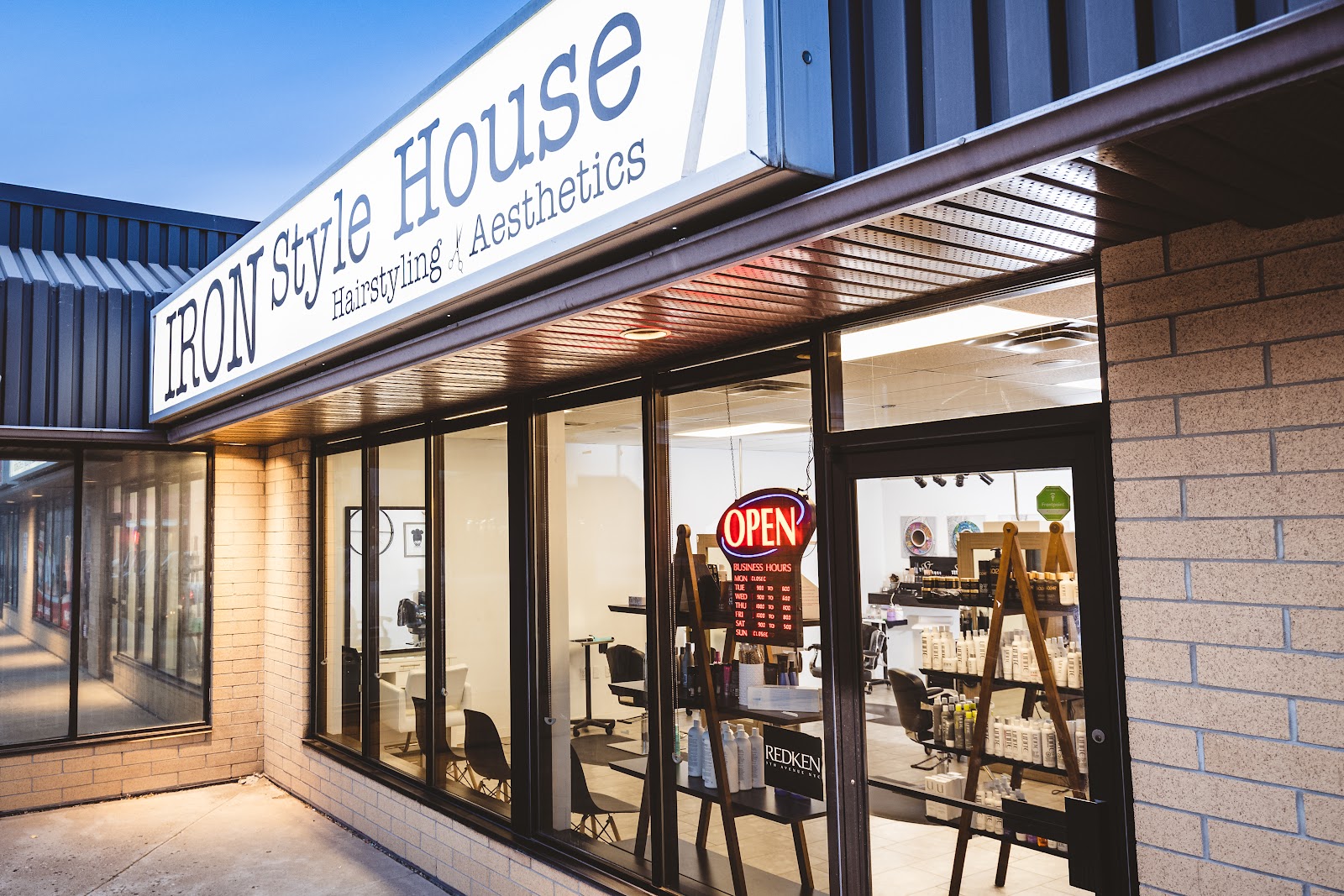 IRON STYLE HOUSE - Hair Salon in Moose Jaw