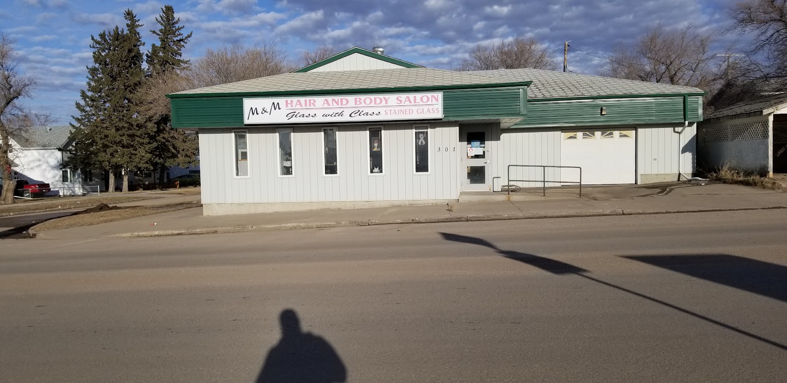 M & M Hair & Body Salon - Hair Salon in Moose Jaw