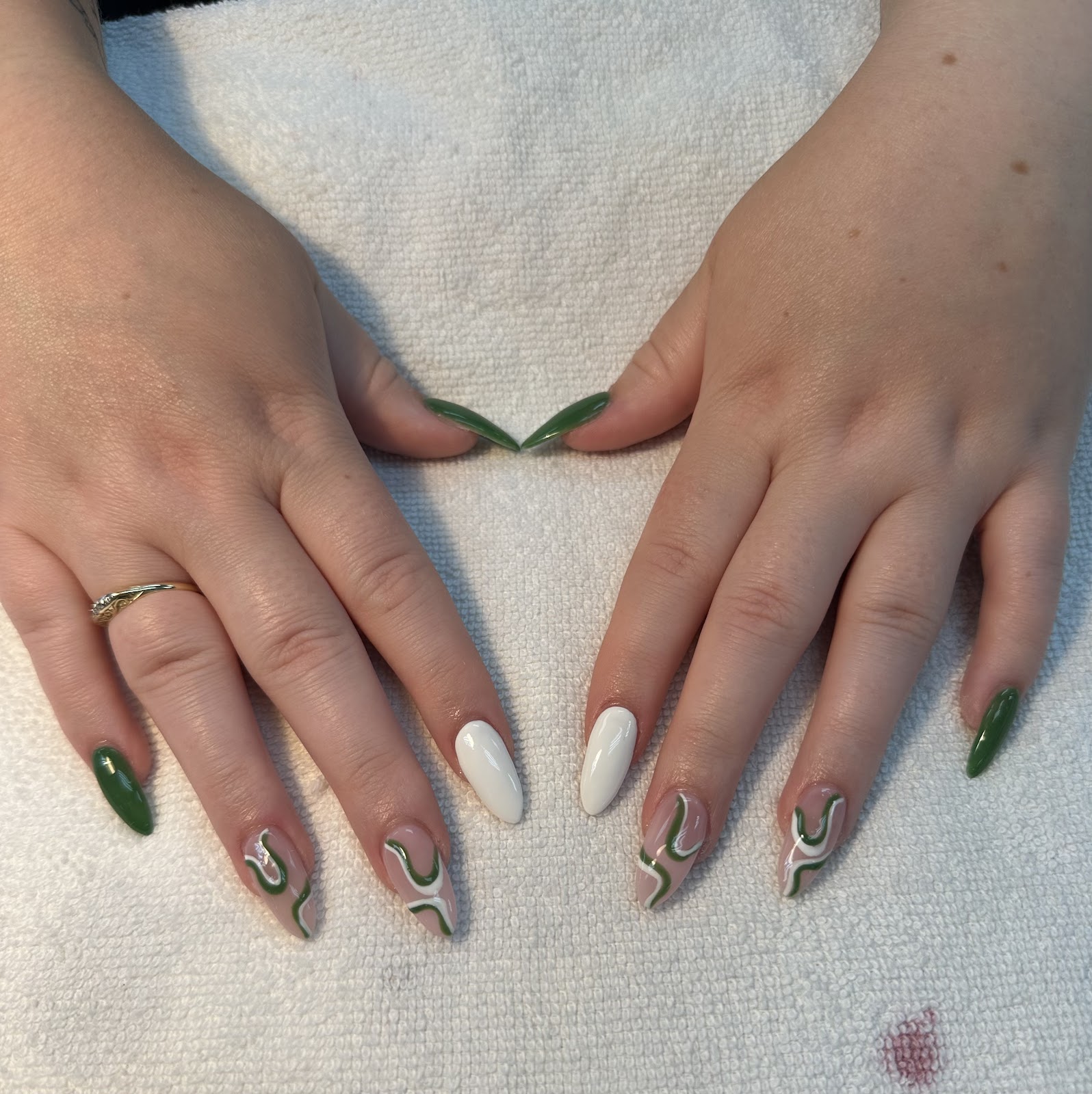 LA Nails and Spa - Nail Salon in Dartmouth