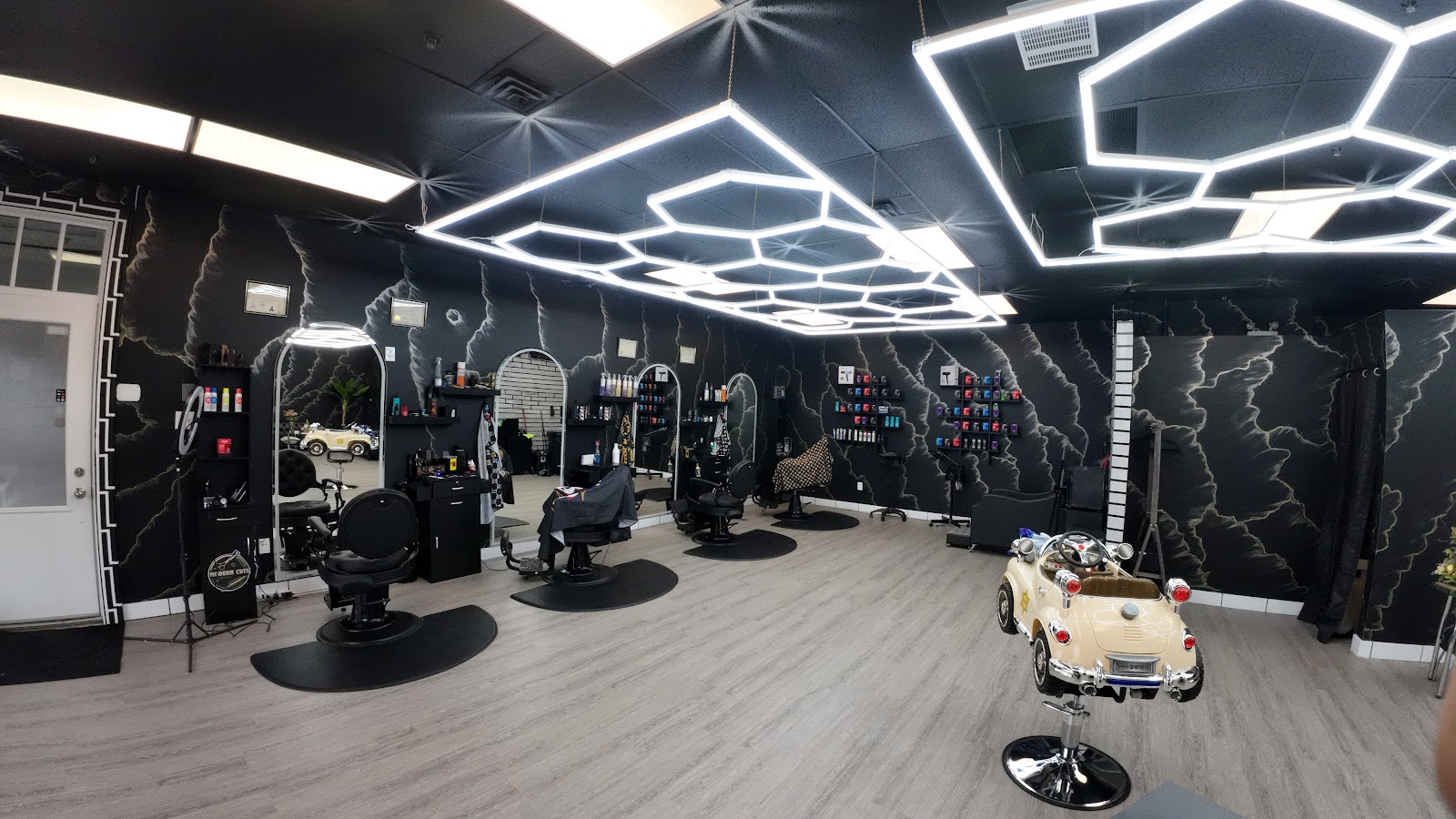 Modern Cuts Barbershop - Barbershop in Saint John