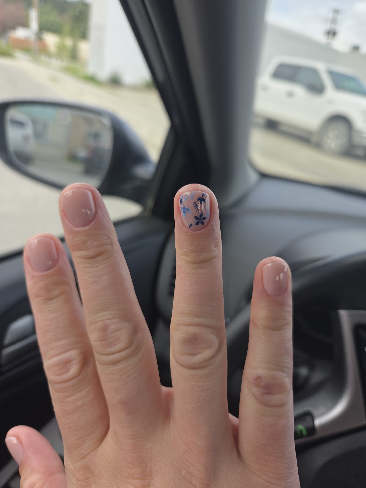 Snail Nail - Nail Salon in Whitehorse