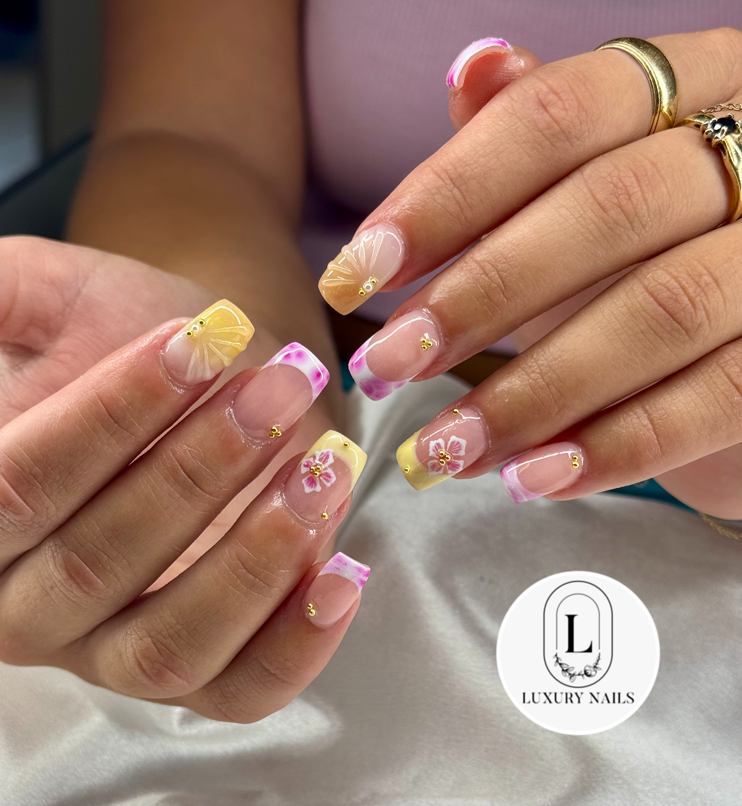Luxury Nails - Nail Salon in Birmingham