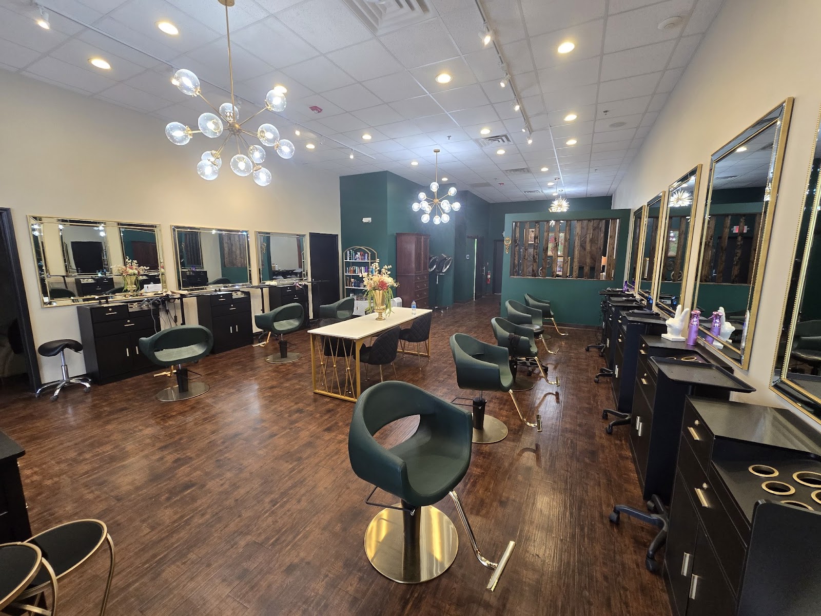 Huntsville Hair Company - Hair Salon in Huntsville