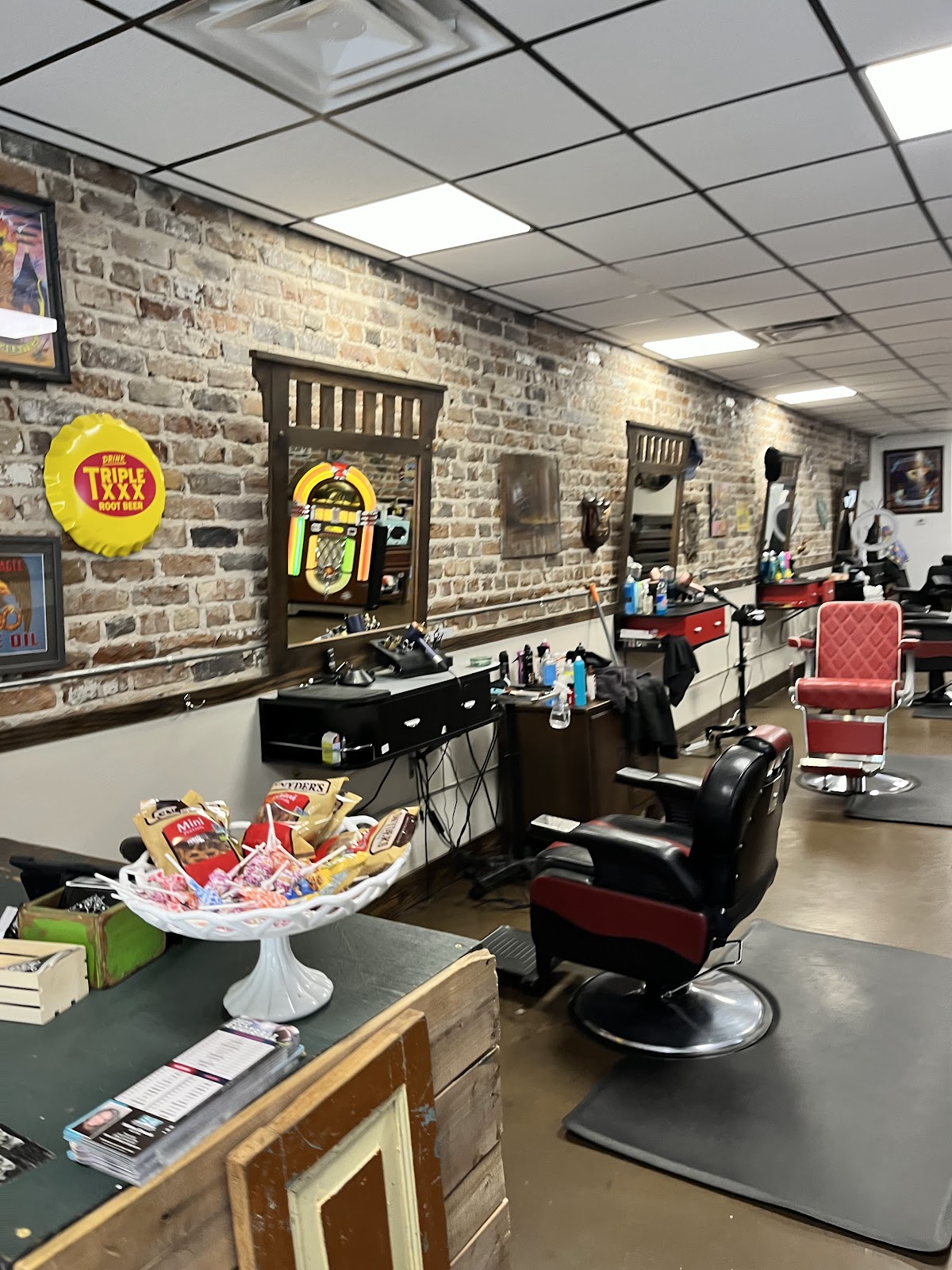 MobTown Proper and Vintage - Barbershop in Mobile